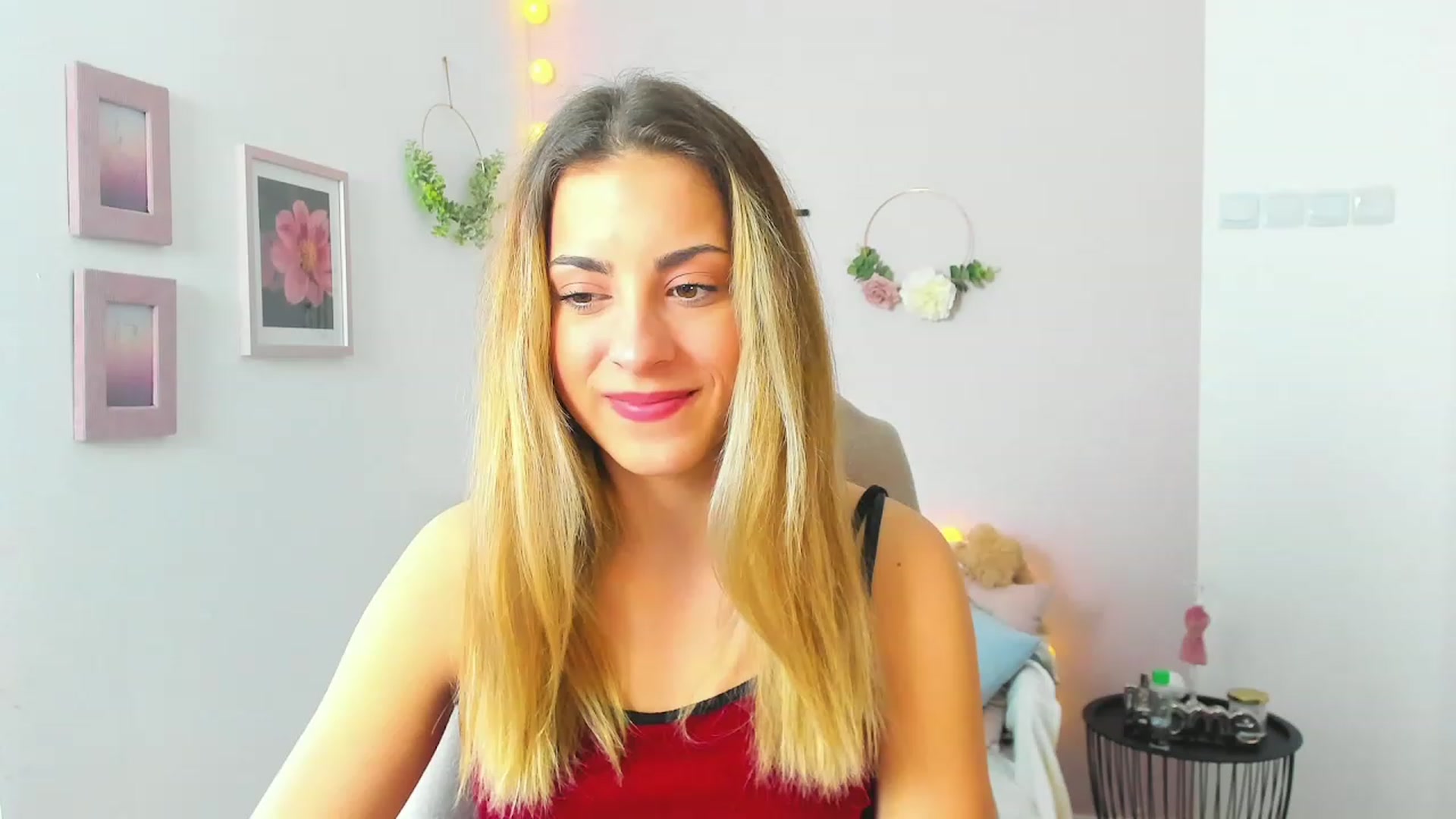Gallery image thumbnail from Gia_Lopez18's myfreecams stream on, 04/27/2023, 09:38 image 17 of 20