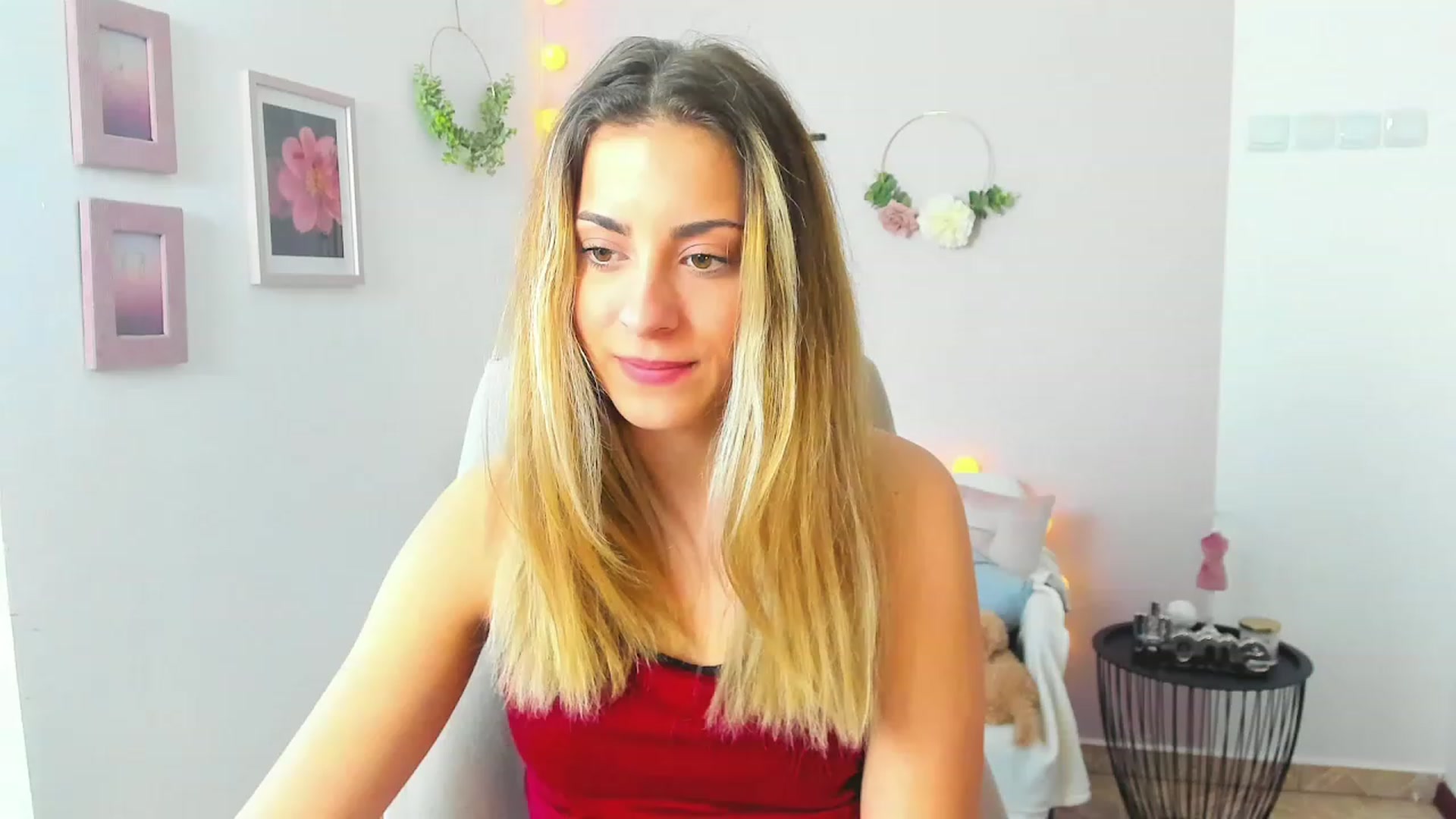 Gallery image thumbnail from Gia_Lopez18's myfreecams stream on, 04/27/2023, 13:05 image 15 of 20