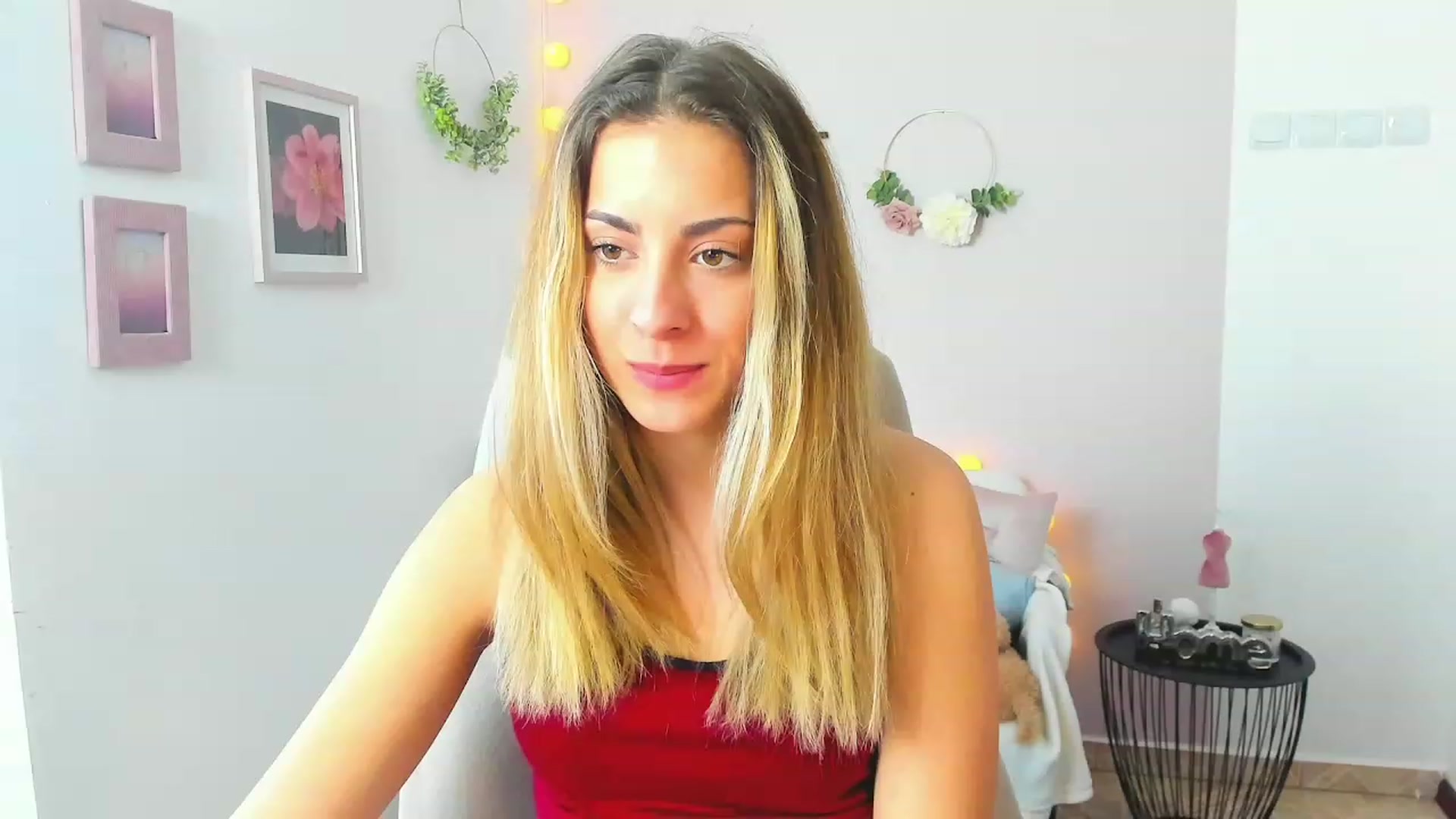 Gallery image thumbnail from Gia_Lopez18's myfreecams stream on, 04/27/2023, 13:05 image 18 of 20