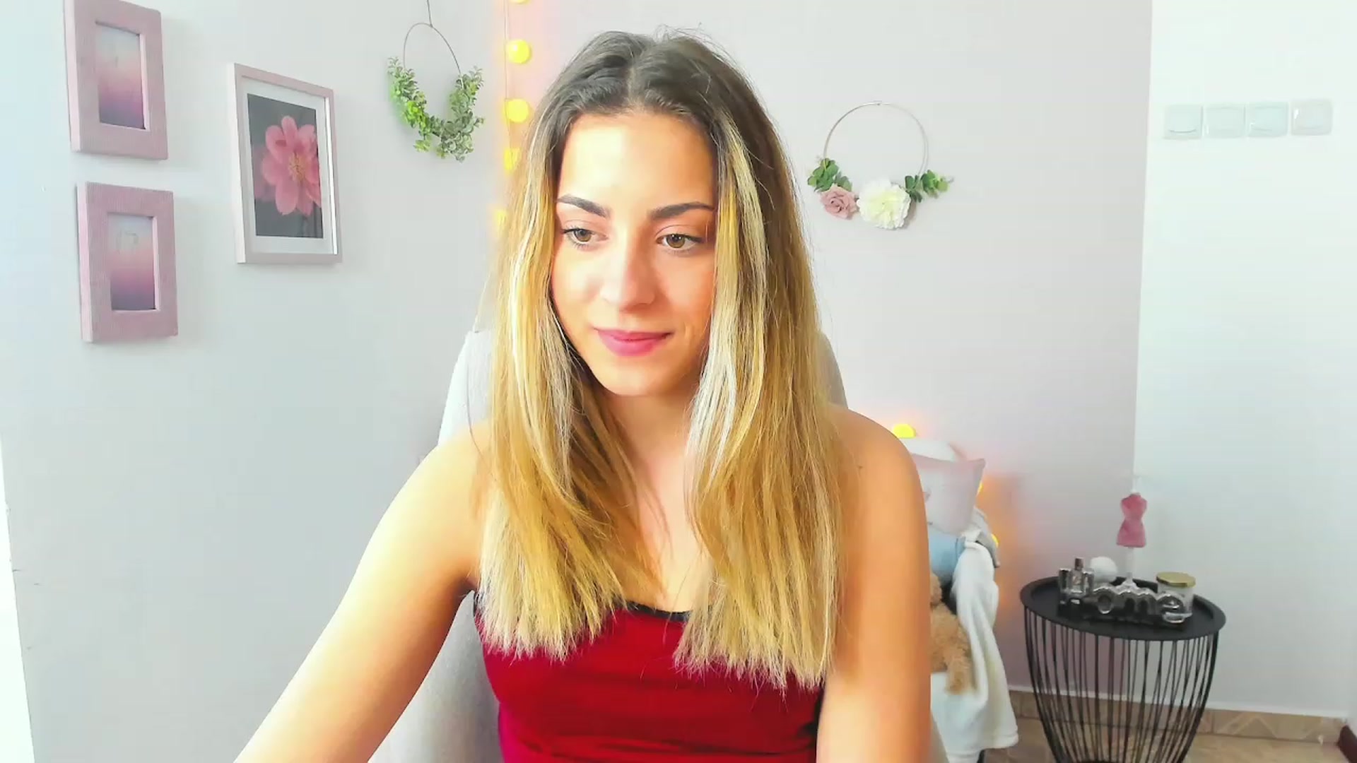 Gallery image thumbnail from Gia_Lopez18's myfreecams stream on, 04/27/2023, 13:05 image 14 of 20