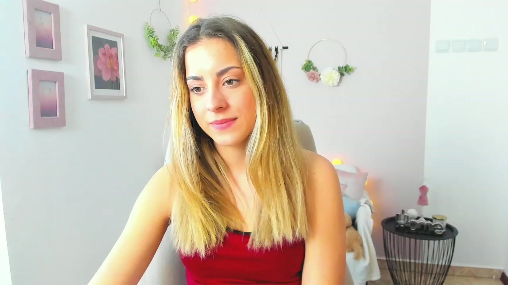 Gallery image thumbnail from Gia_Lopez18's myfreecams stream on, 04/27/2023, 13:05 image 16 of 20