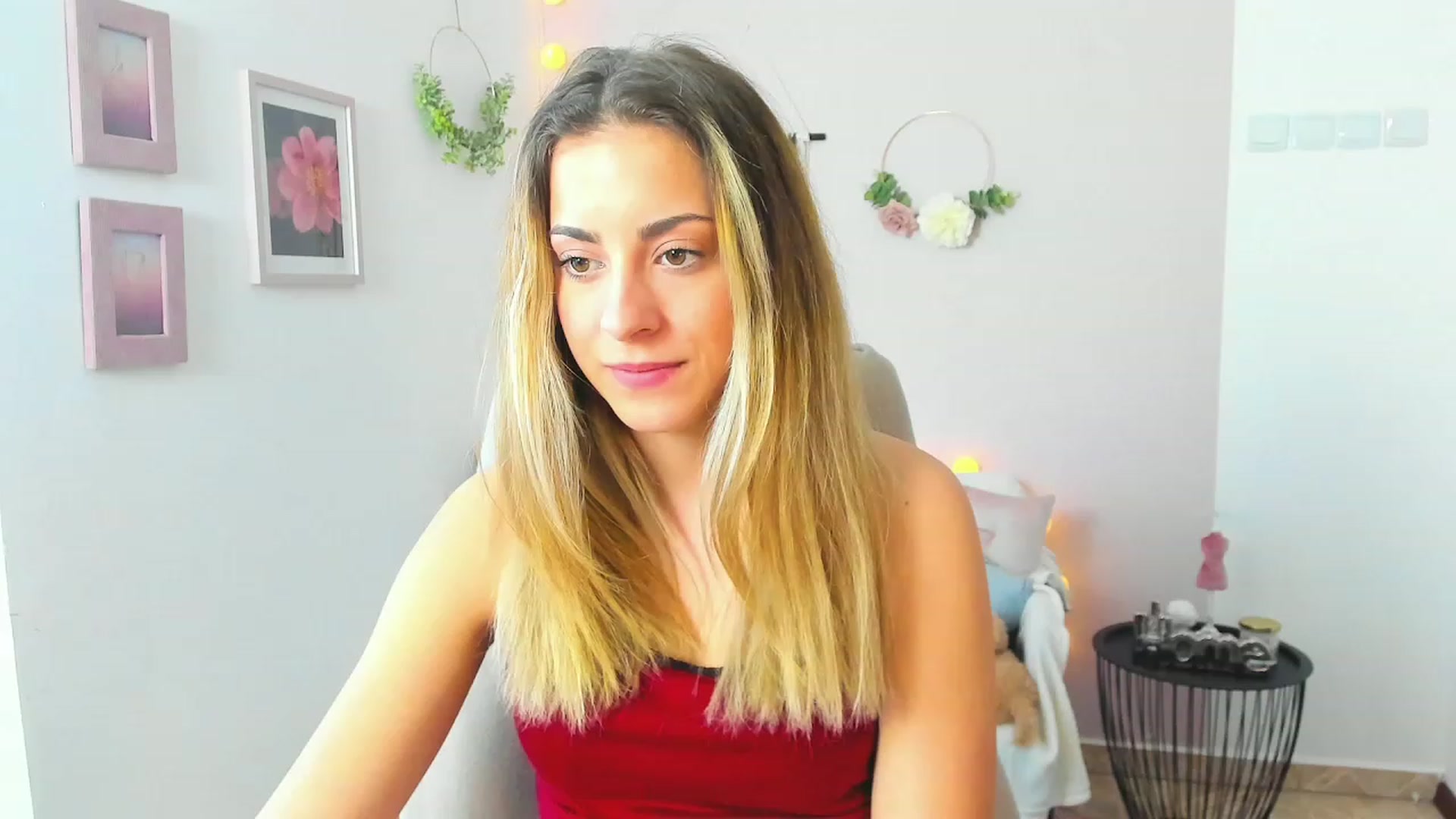 Gallery image thumbnail from Gia_Lopez18's myfreecams stream on, 04/27/2023, 13:05 image 17 of 20