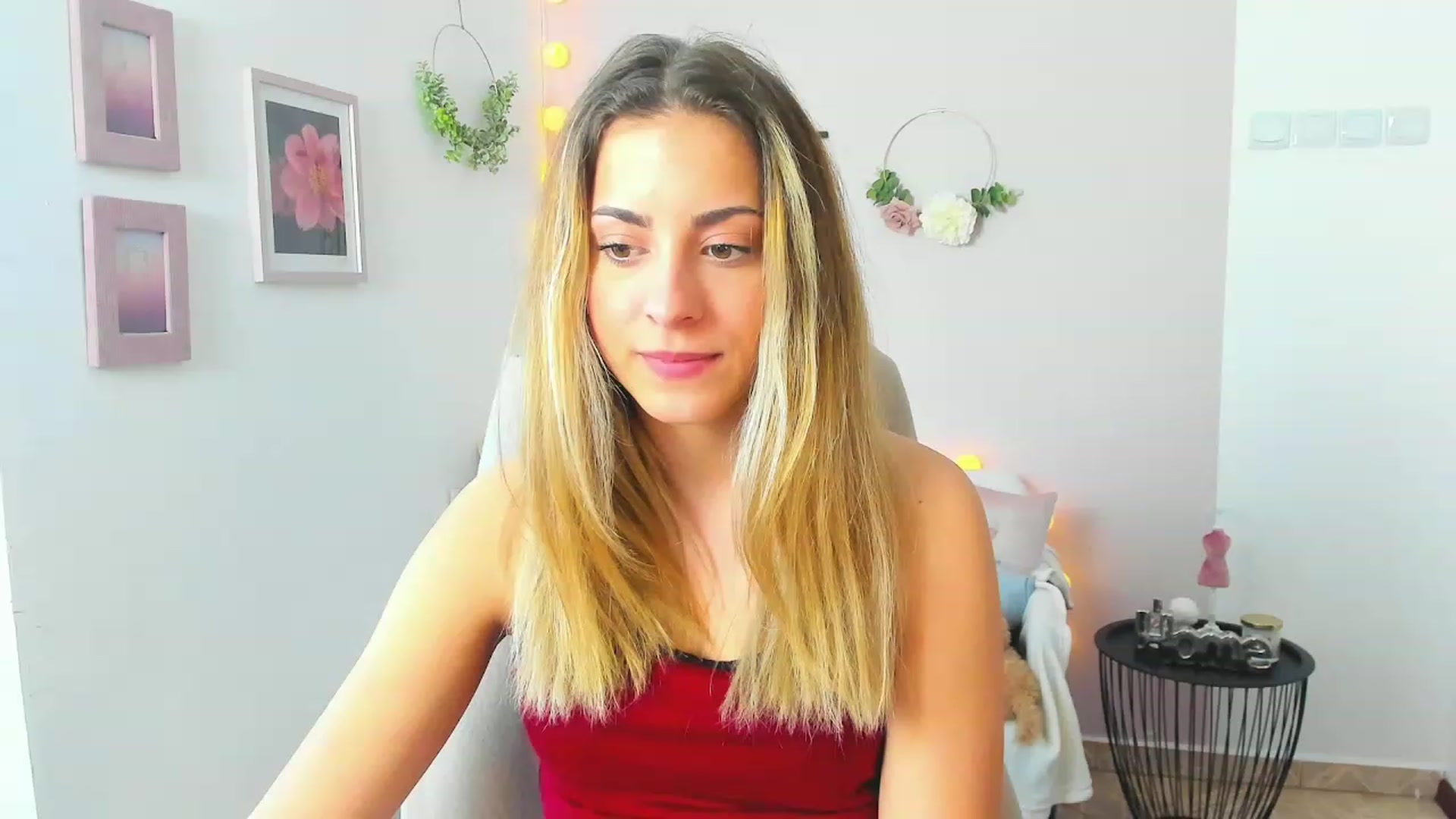 Gallery image thumbnail from Gia_Lopez18's myfreecams stream on, 04/27/2023, 13:05 image 12 of 20