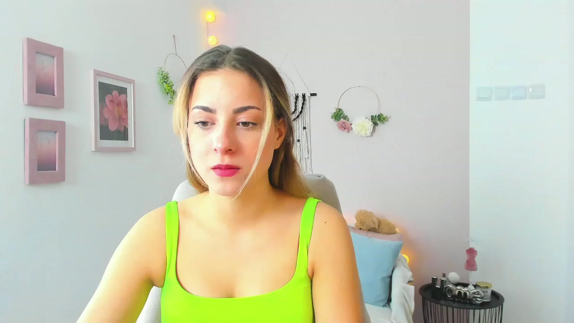Gallery image thumbnail from Gia_Lopez18's myfreecams stream on, 04/28/2023, 11:09 image 11 of 20