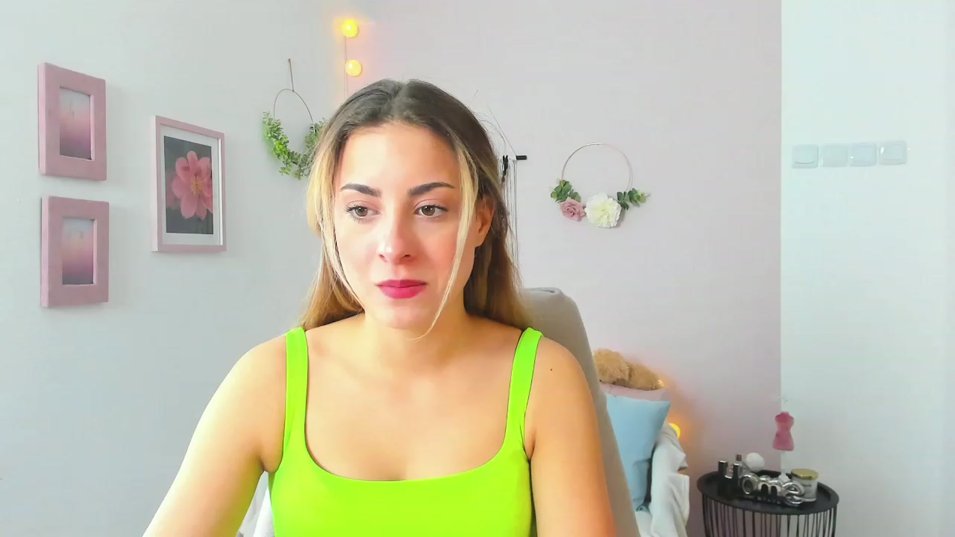 Gallery image thumbnail from Gia_Lopez18's myfreecams stream on, 04/28/2023, 11:09 image 19 of 20