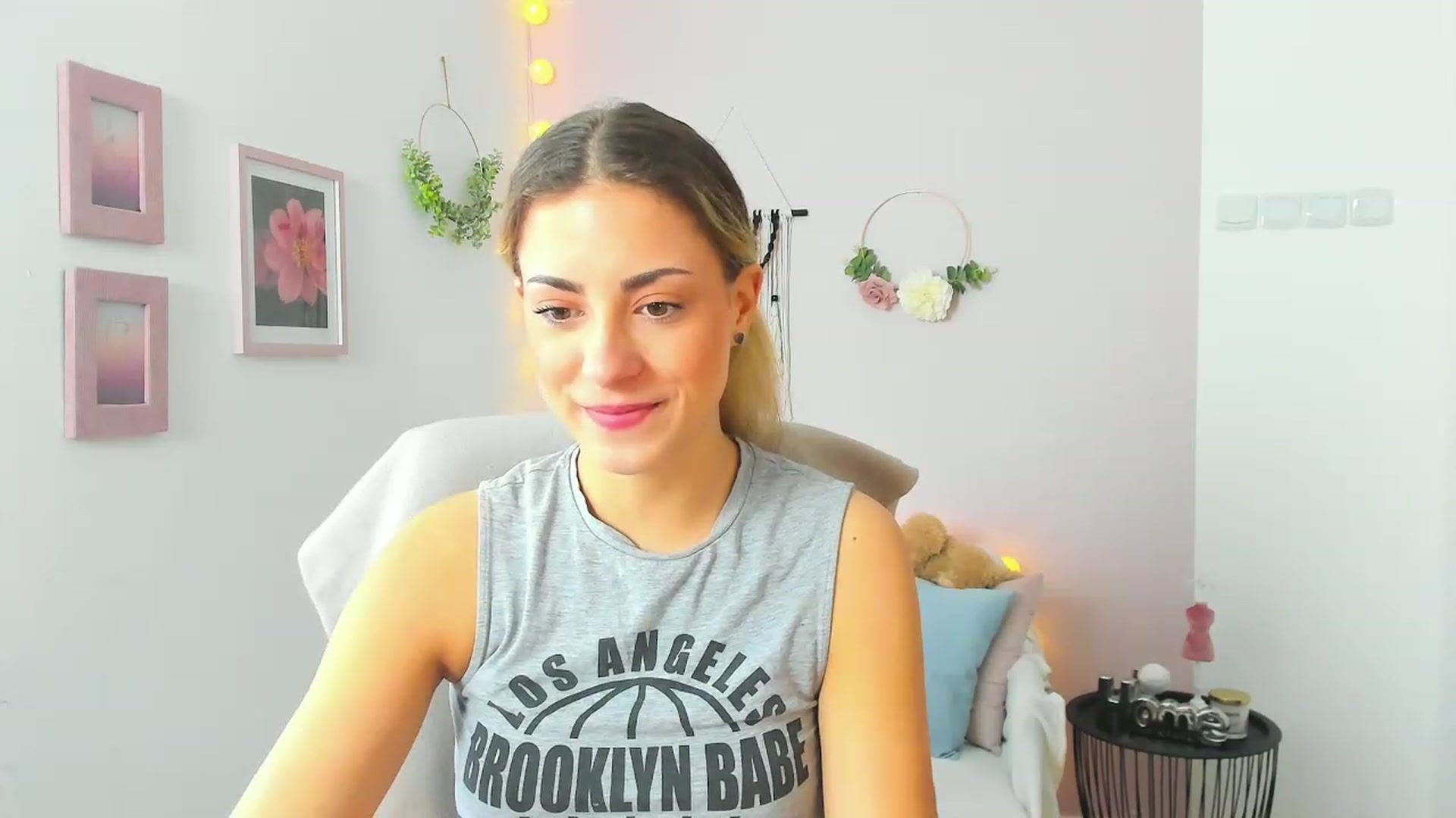 Gallery image thumbnail from Gia_Lopez18's myfreecams stream on, 04/30/2023, 08:51 image 17 of 20