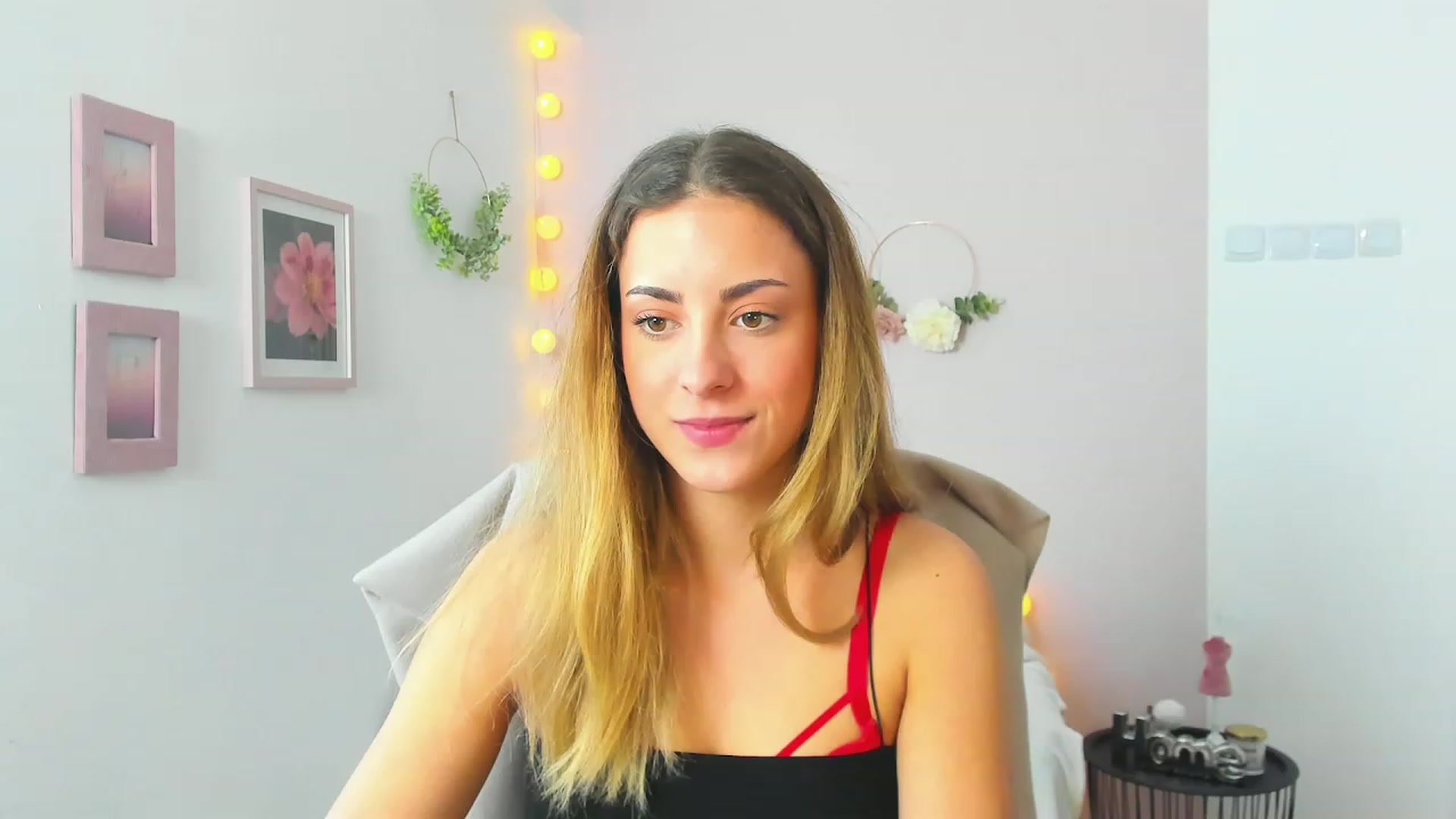 Gallery image thumbnail from Gia_Lopez18's myfreecams stream on, 04/30/2023, 12:20 image 3 of 20