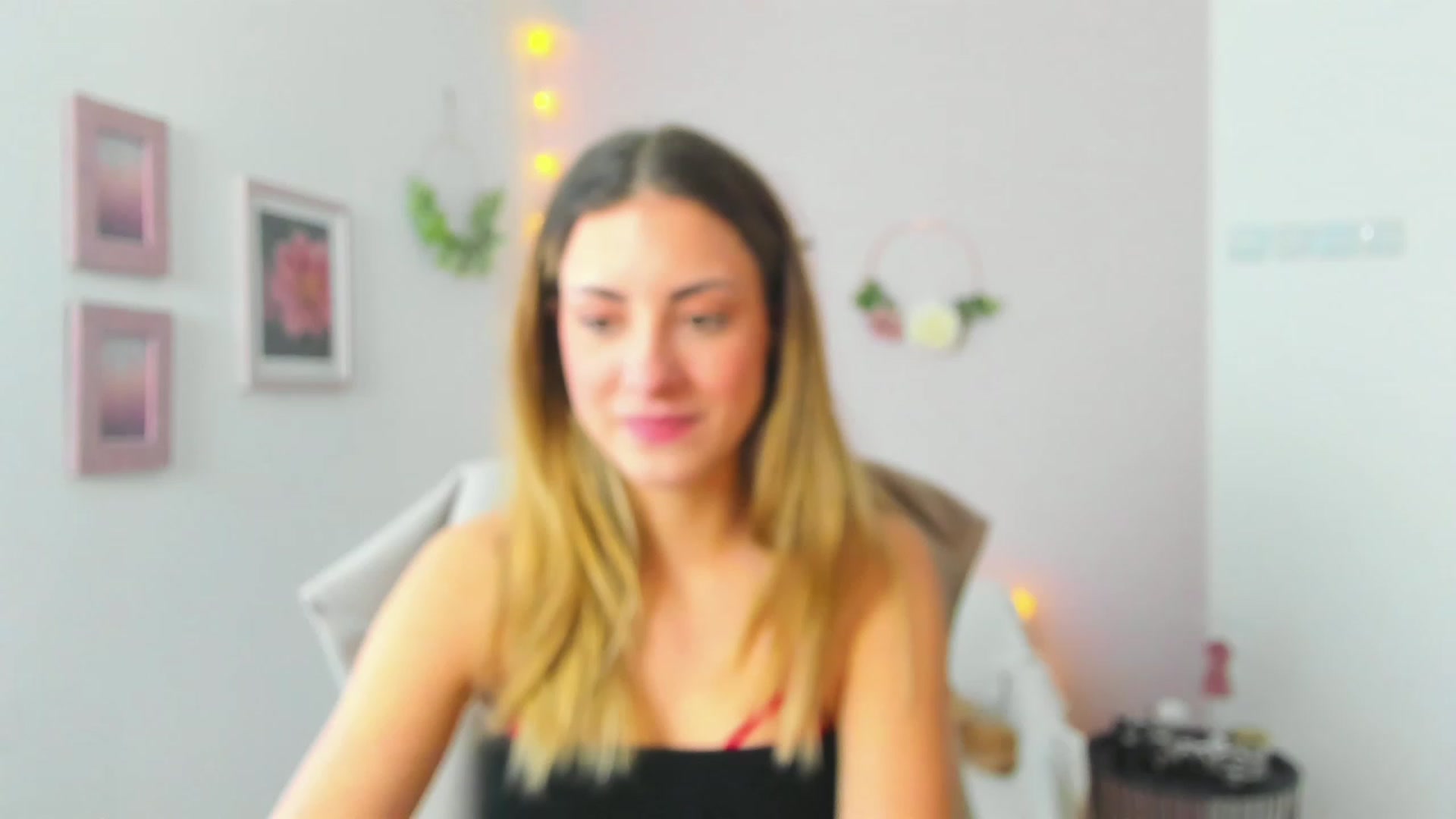 Gallery image thumbnail from Gia_Lopez18's myfreecams stream on, 04/30/2023, 12:20 image 18 of 20