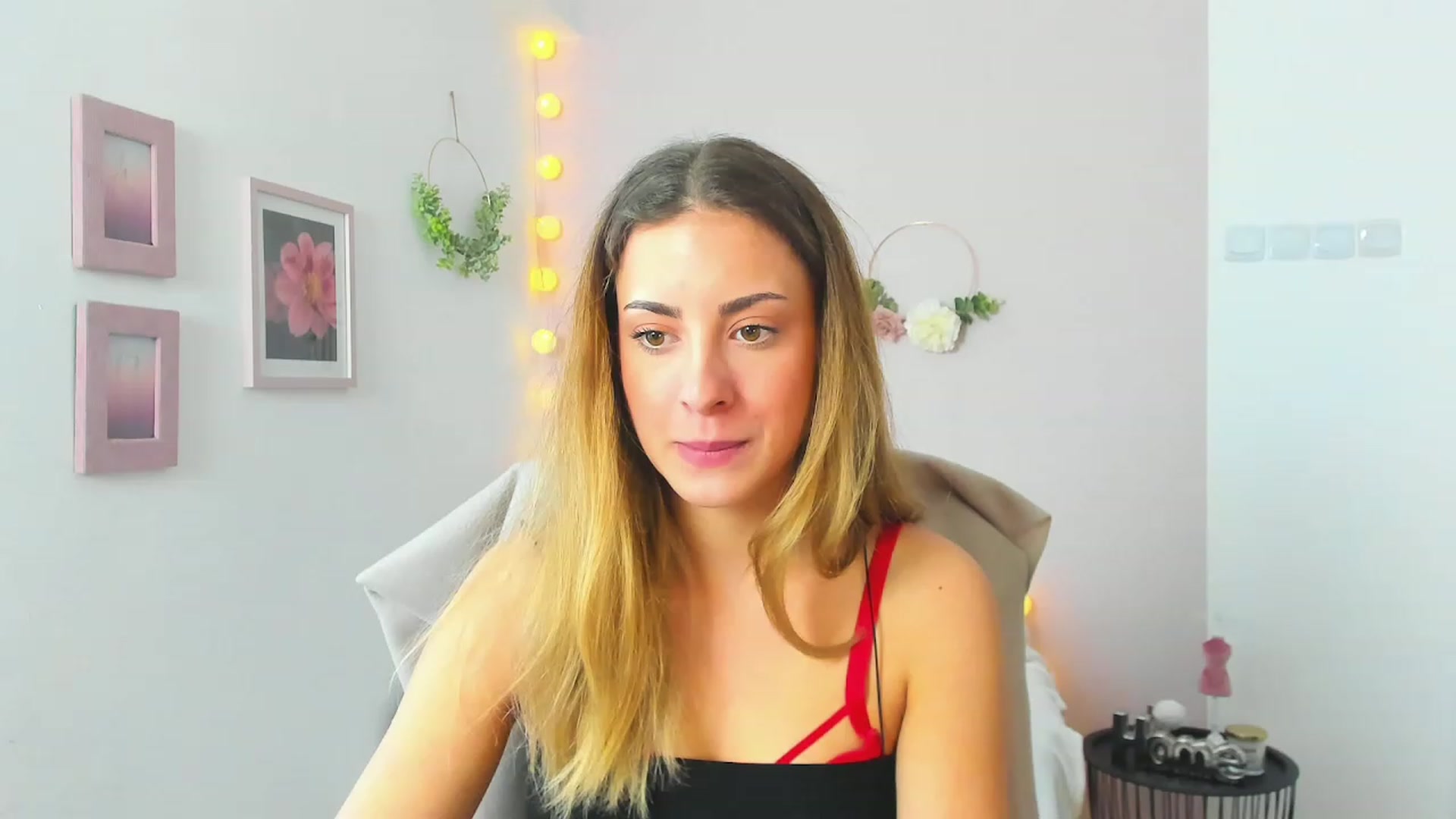 Gallery image thumbnail from Gia_Lopez18's myfreecams stream on, 04/30/2023, 12:20 image 5 of 20