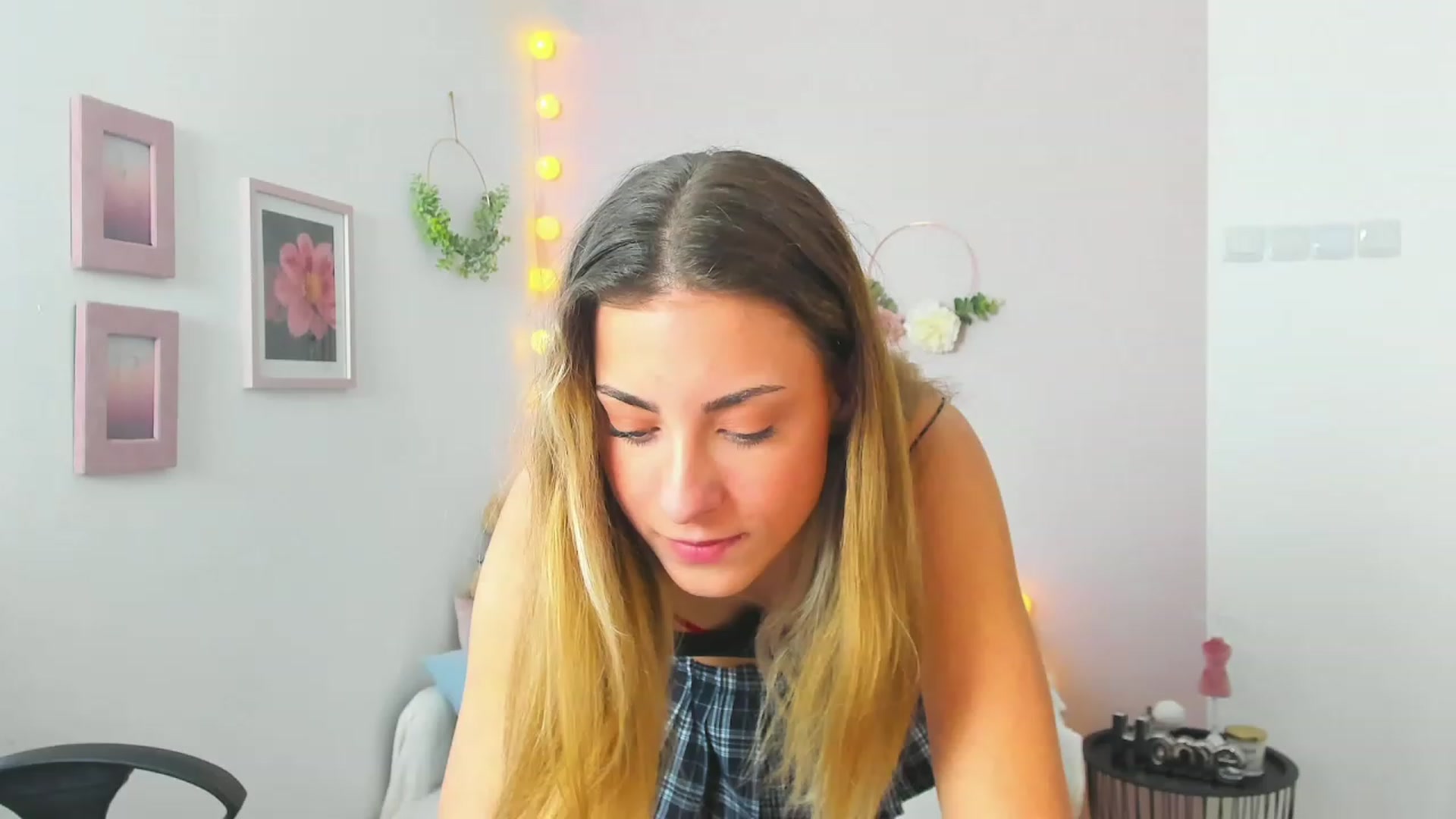 Gallery image thumbnail from Gia_Lopez18's myfreecams stream on, 04/30/2023, 12:20 image 12 of 20