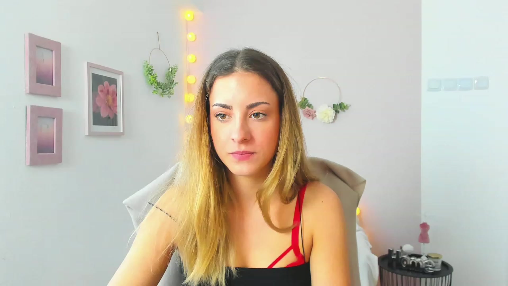 Gallery image thumbnail from Gia_Lopez18's myfreecams stream on, 04/30/2023, 12:20 image 7 of 20