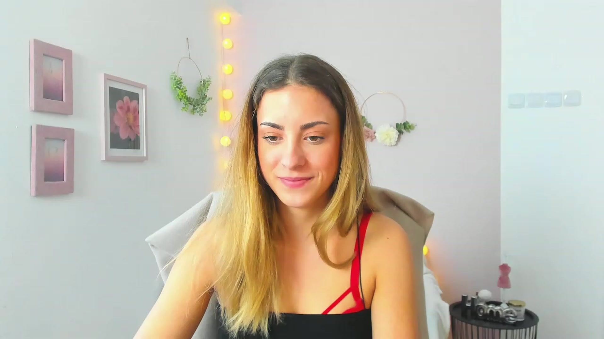 Gallery image thumbnail from Gia_Lopez18's myfreecams stream on, 04/30/2023, 12:20 image 2 of 20