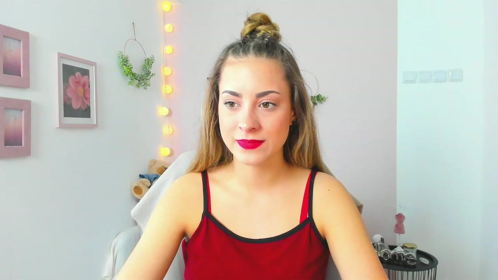 Gallery image thumbnail from Gia_Lopez18's myfreecams stream on, 05/02/2023, 09:14 image 5 of 20