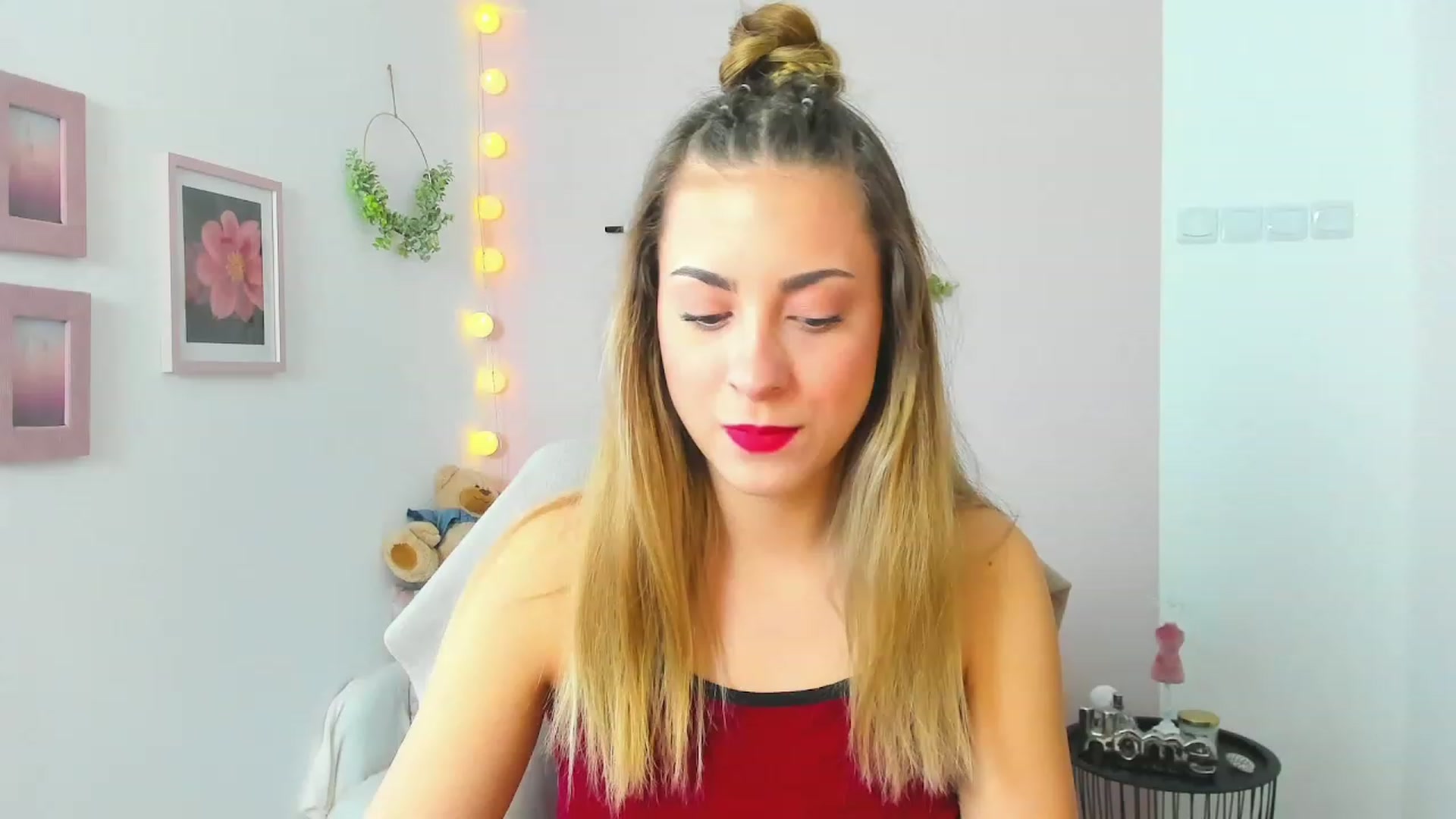 Gallery image thumbnail from Gia_Lopez18's myfreecams stream on, 05/02/2023, 09:14 image 11 of 20
