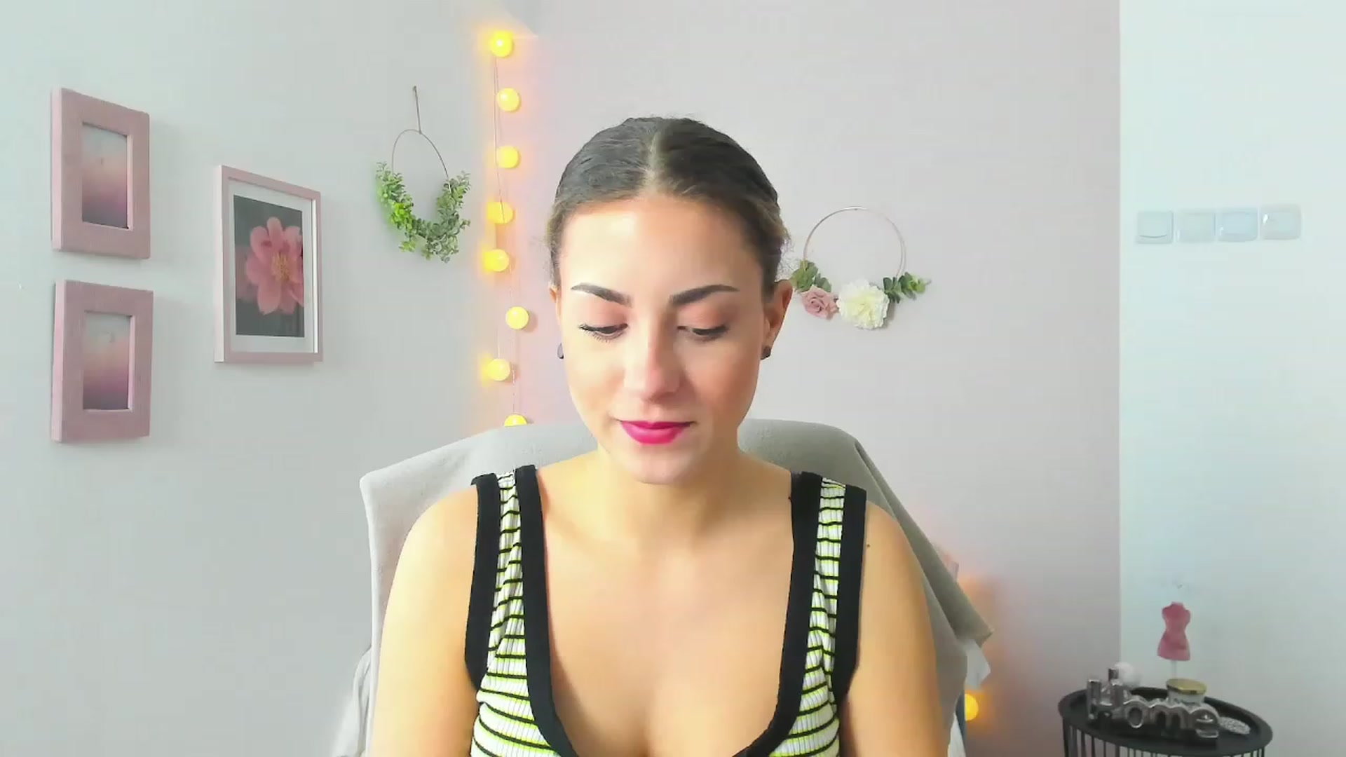 Gallery image thumbnail from Gia_Lopez18's myfreecams stream on, 05/04/2023, 10:03 image 10 of 20