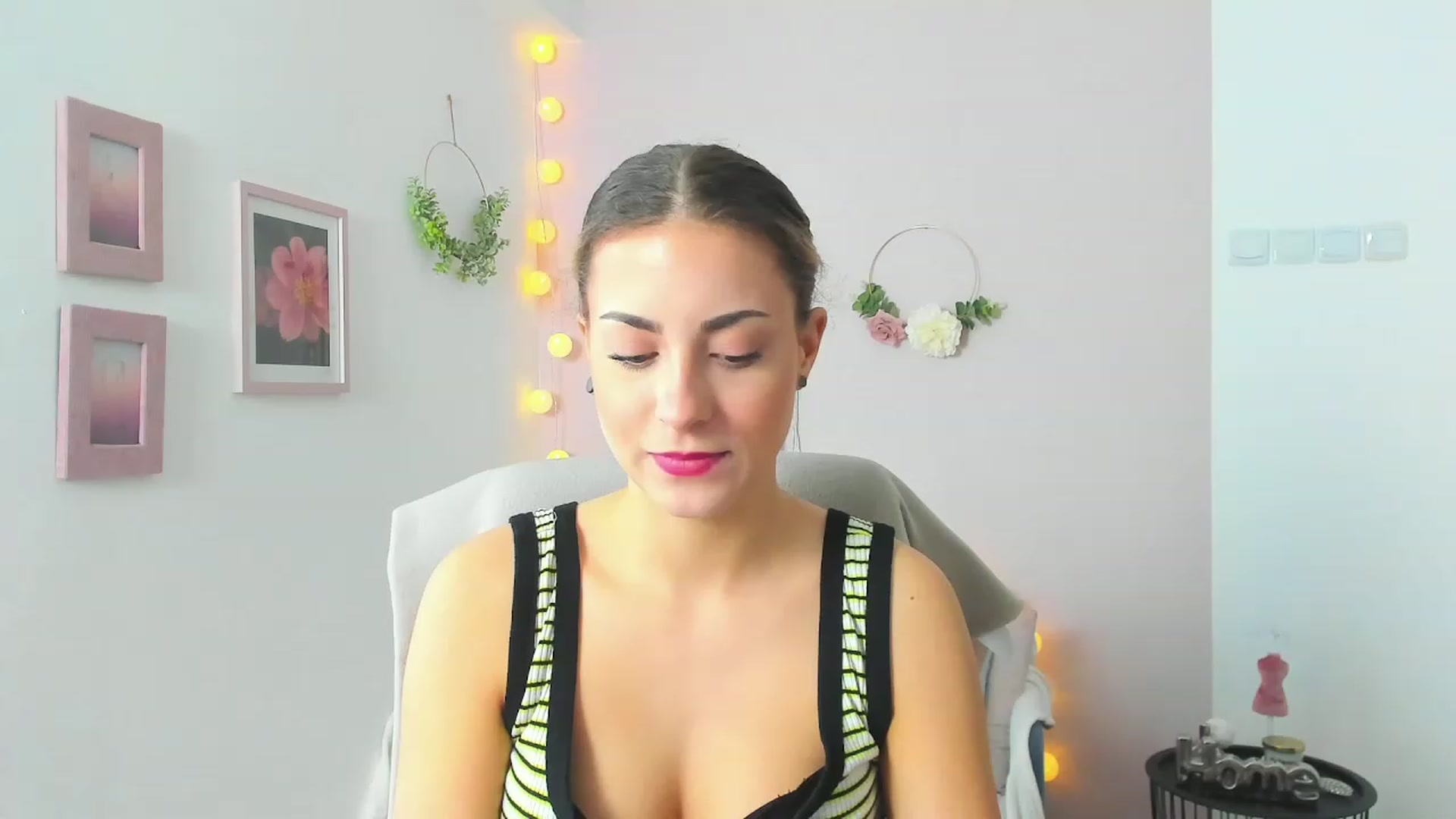 Gallery image thumbnail from Gia_Lopez18's myfreecams stream on, 05/04/2023, 10:03 image 20 of 20