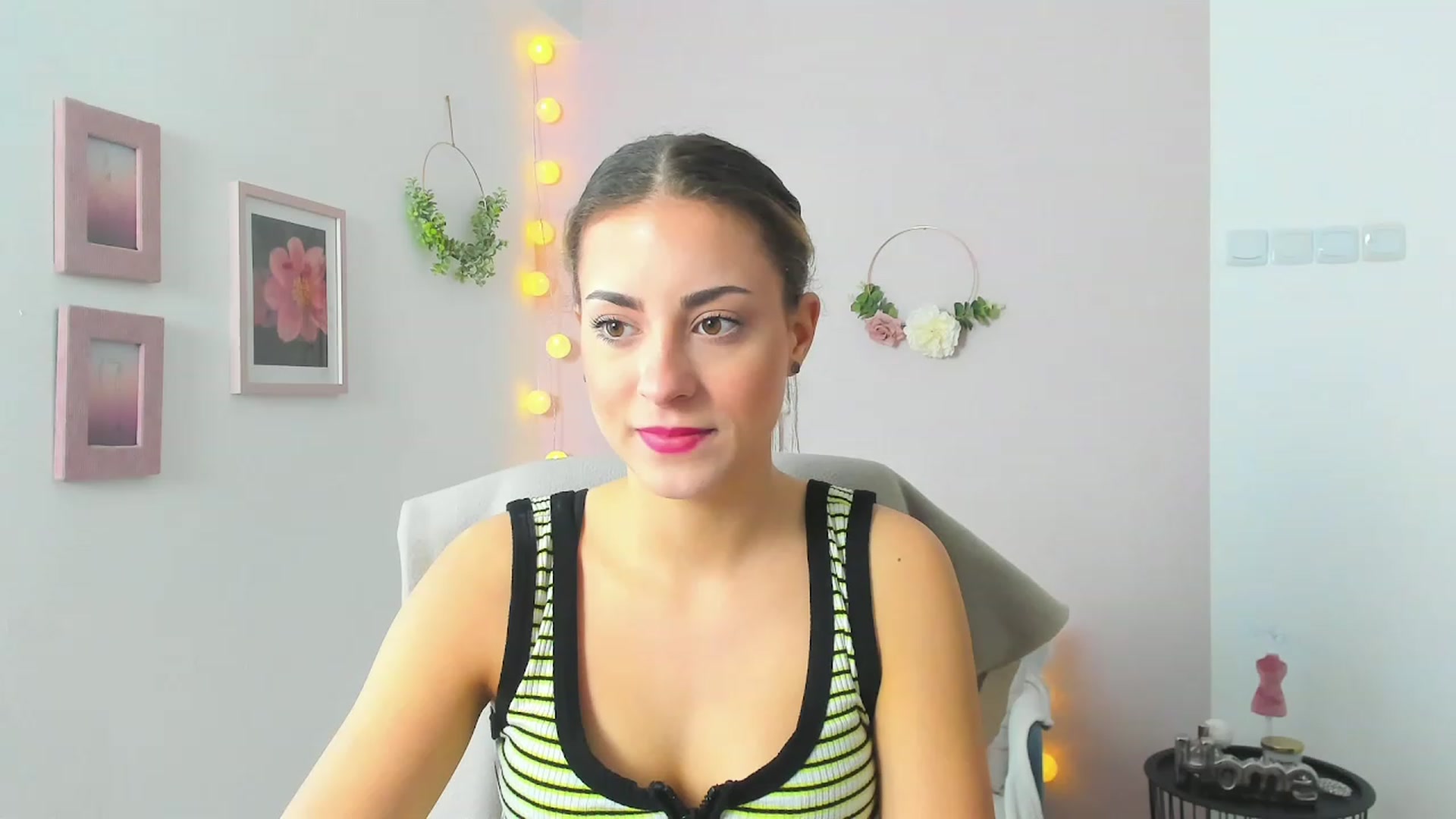 Gallery image thumbnail from Gia_Lopez18's myfreecams stream on, 05/04/2023, 10:49 image 9 of 20