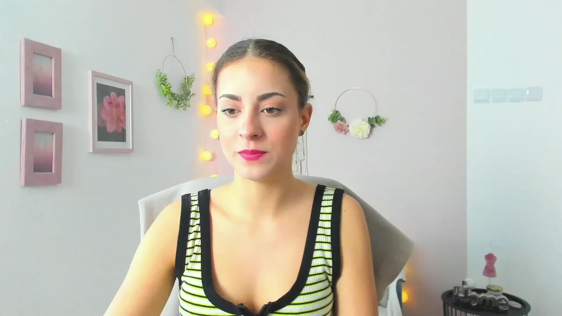 Gallery image thumbnail from Gia_Lopez18's myfreecams stream on, 05/04/2023, 10:49 image 18 of 20