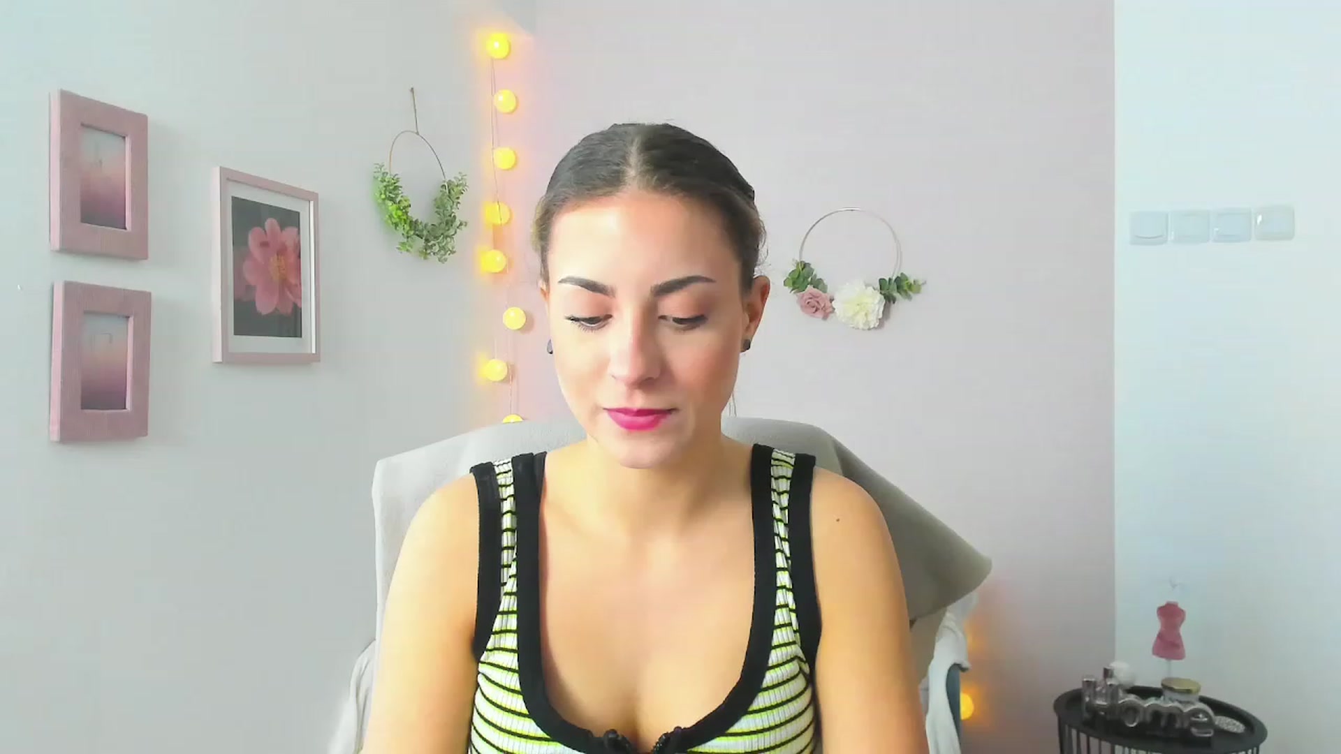 Gallery image thumbnail from Gia_Lopez18's myfreecams stream on, 05/04/2023, 10:49 image 10 of 20