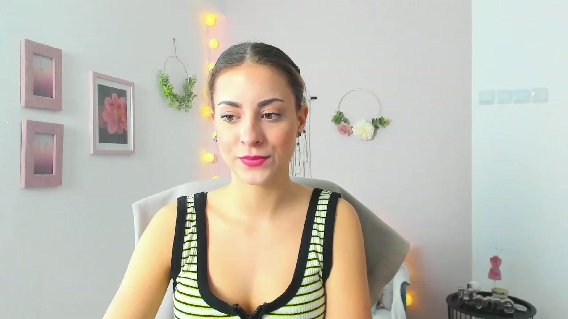 Gallery image thumbnail from Gia_Lopez18's myfreecams stream on, 05/04/2023, 10:49 image 20 of 20