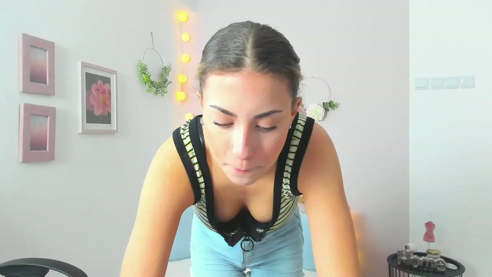 Gallery image thumbnail from Gia_Lopez18's myfreecams stream on, 05/04/2023, 10:49 image 3 of 20