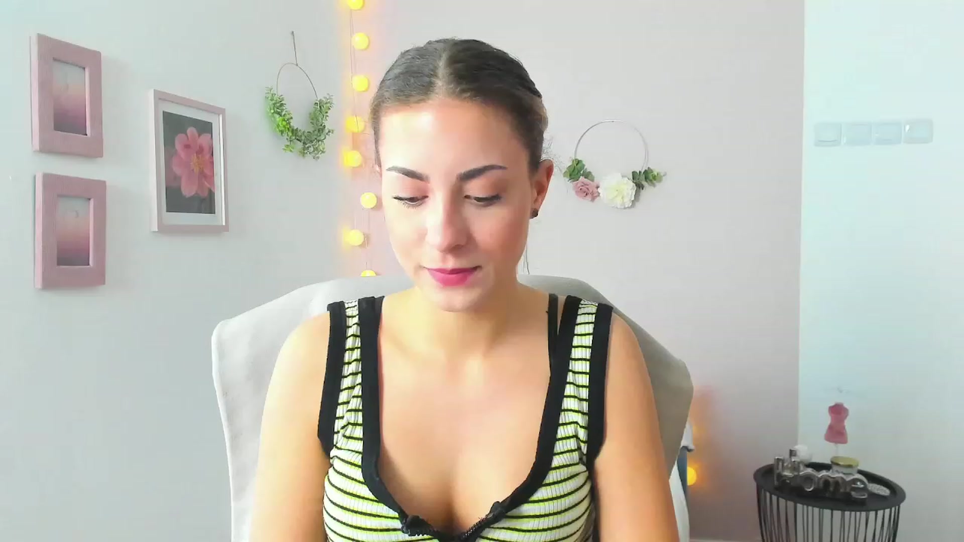 Gallery image thumbnail from Gia_Lopez18's myfreecams stream on, 05/04/2023, 12:49 image 4 of 20