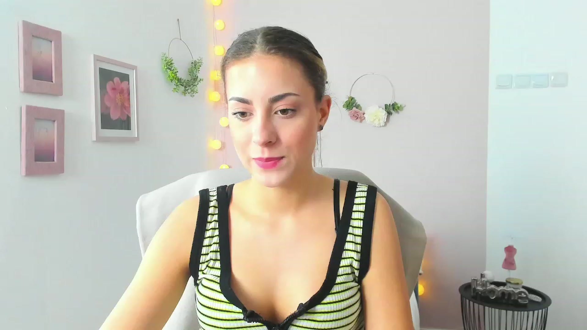 Gallery image thumbnail from Gia_Lopez18's myfreecams stream on, 05/04/2023, 12:49 image 5 of 20