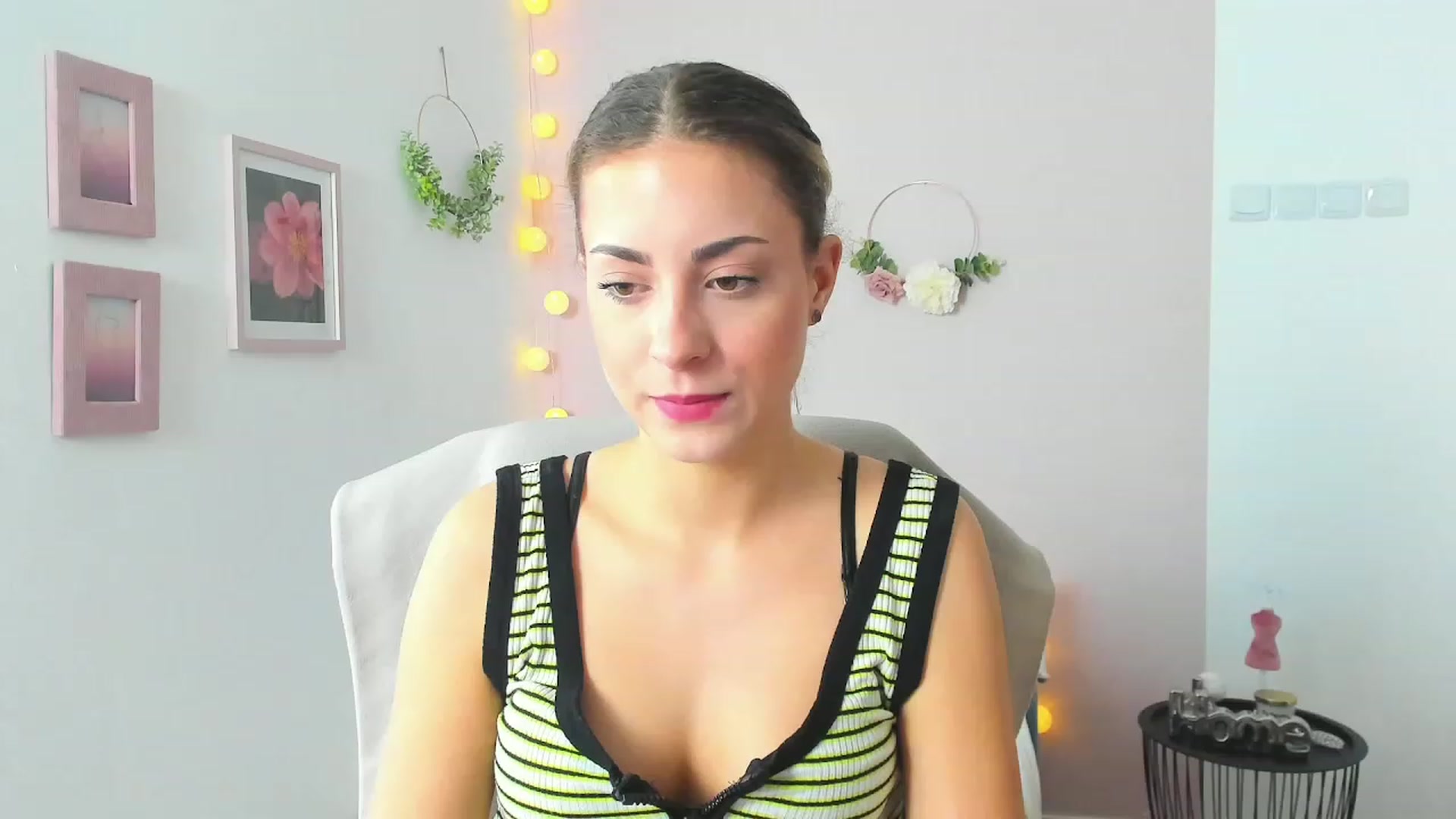 Gallery image thumbnail from Gia_Lopez18's myfreecams stream on, 05/04/2023, 12:49 image 6 of 20