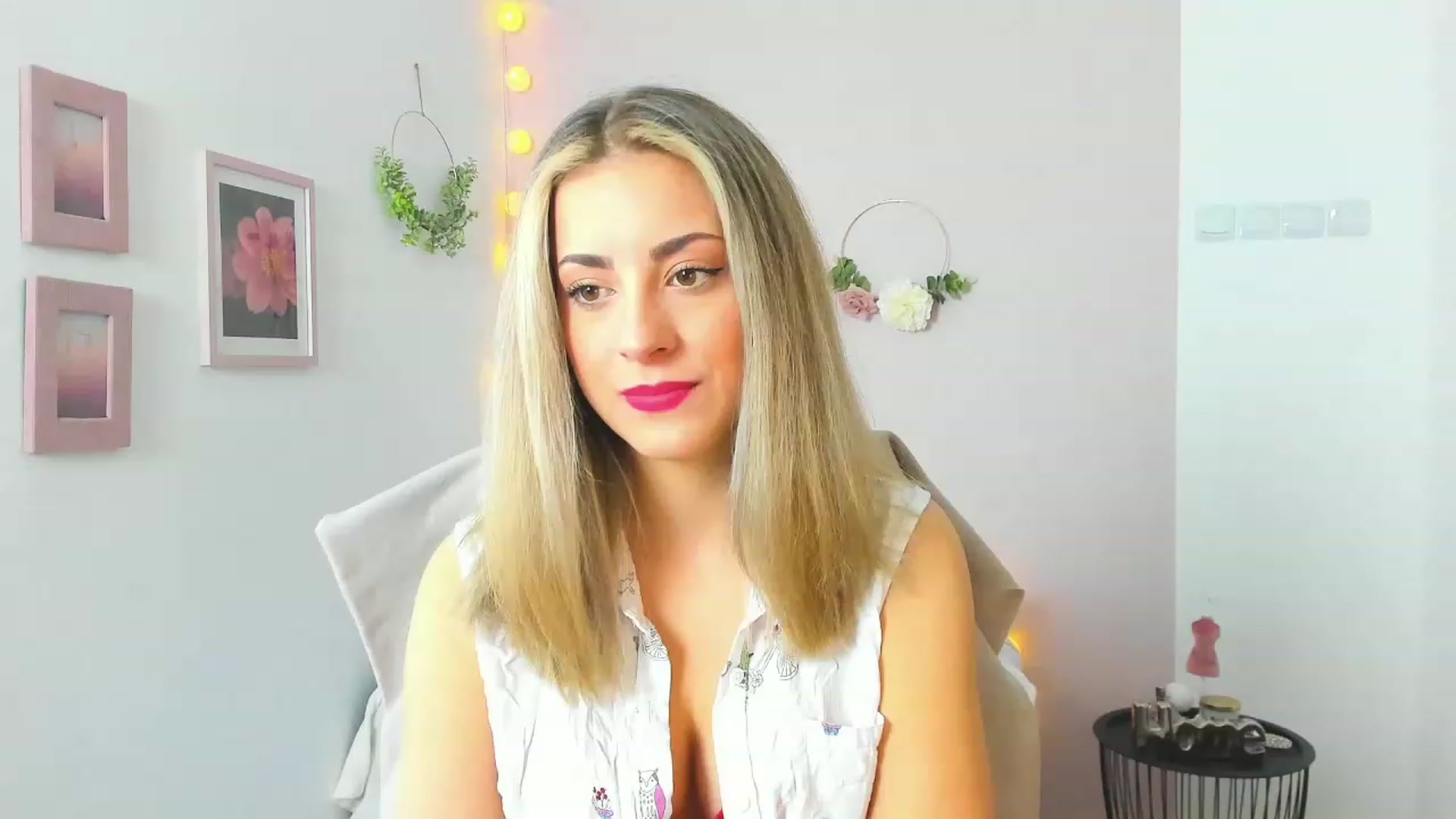 Gallery image thumbnail from Gia_Lopez18's myfreecams stream on, 05/07/2023, 08:34 image 10 of 20