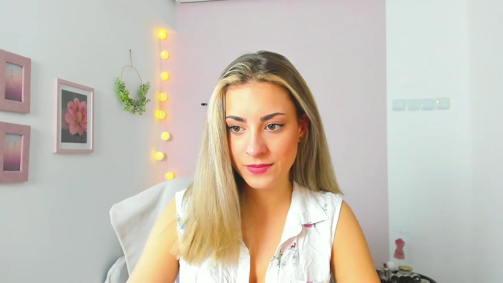 Gallery image thumbnail from Gia_Lopez18's myfreecams stream on, 05/07/2023, 11:51 image 10 of 20