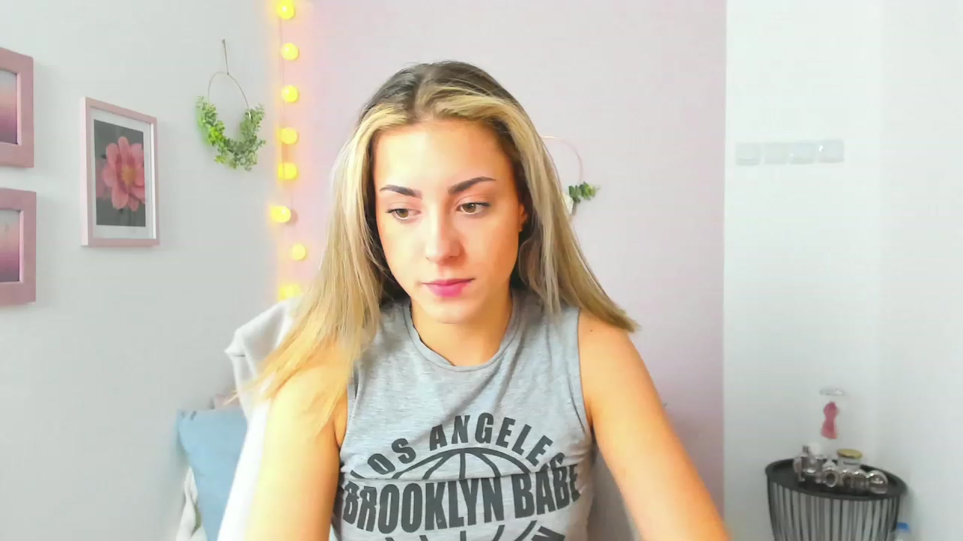 Gallery image thumbnail from Gia_Lopez18's myfreecams stream on, 05/09/2023, 11:38 image 4 of 20