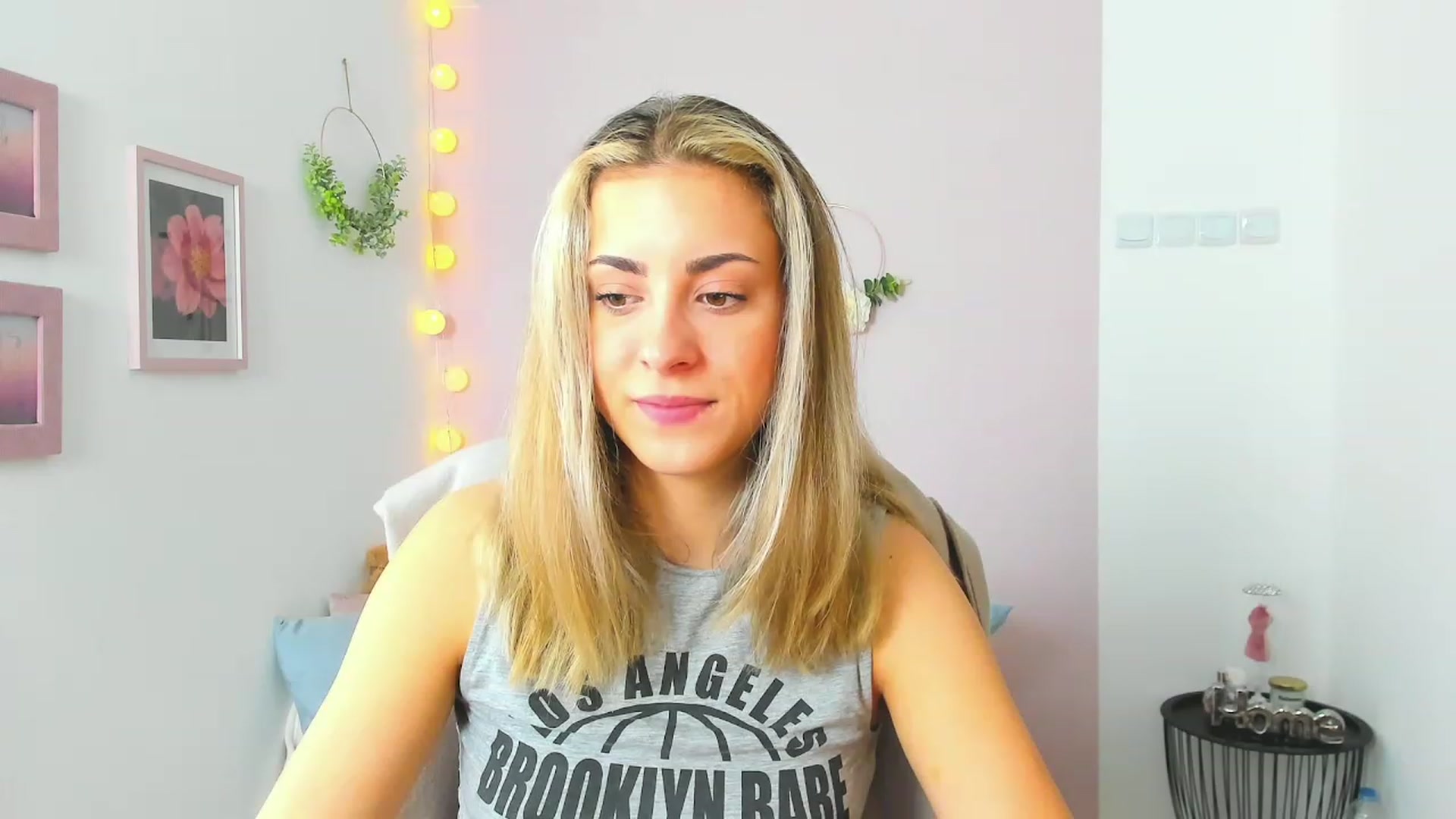 Gallery image thumbnail from Gia_Lopez18's myfreecams stream on, 05/09/2023, 11:38 image 17 of 20