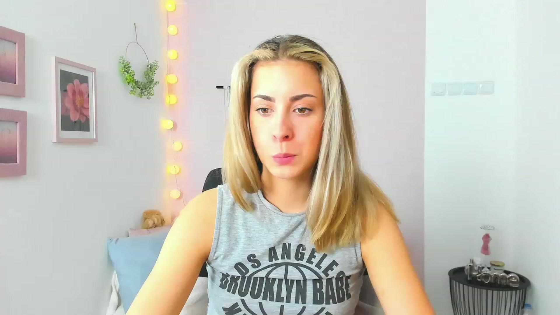 Gallery image thumbnail from Gia_Lopez18's myfreecams stream on, 05/09/2023, 12:32 image 9 of 20