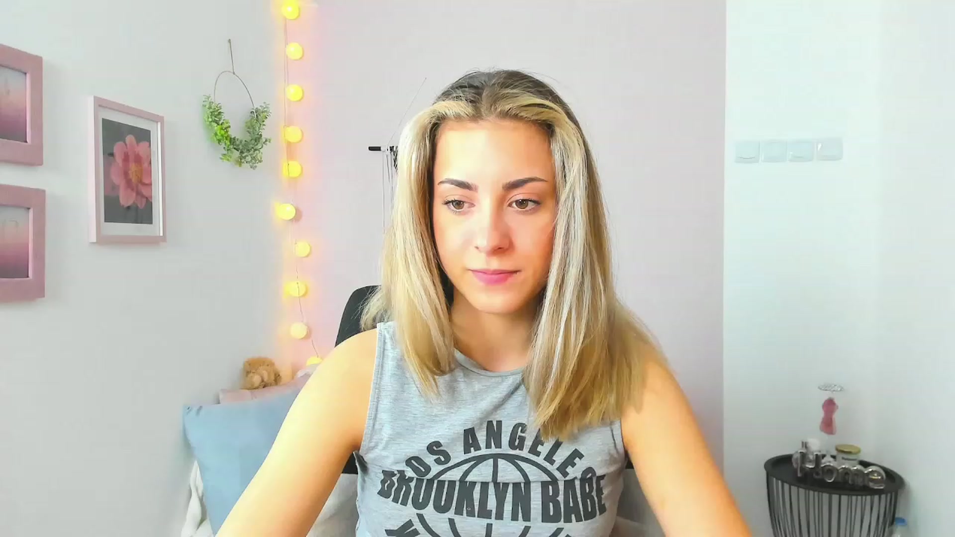 Gallery image thumbnail from Gia_Lopez18's myfreecams stream on, 05/09/2023, 12:32 image 16 of 20