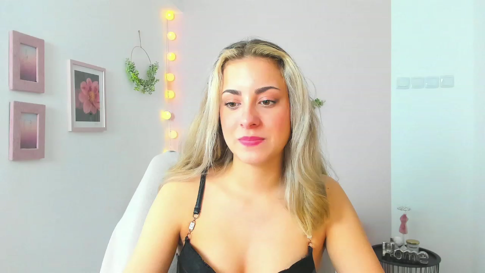 Gallery image thumbnail from Gia_Lopez18's myfreecams stream on, 05/12/2023, 08:54 image 11 of 20