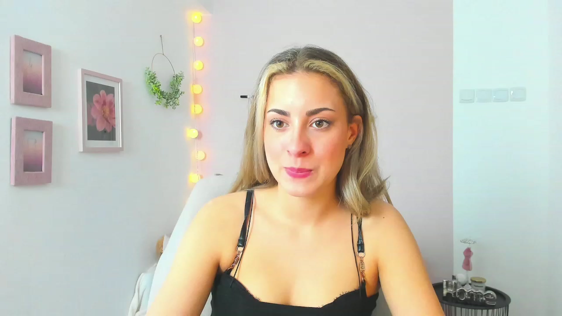 Gallery image thumbnail from Gia_Lopez18's myfreecams stream on, 05/12/2023, 09:34 image 1 of 20