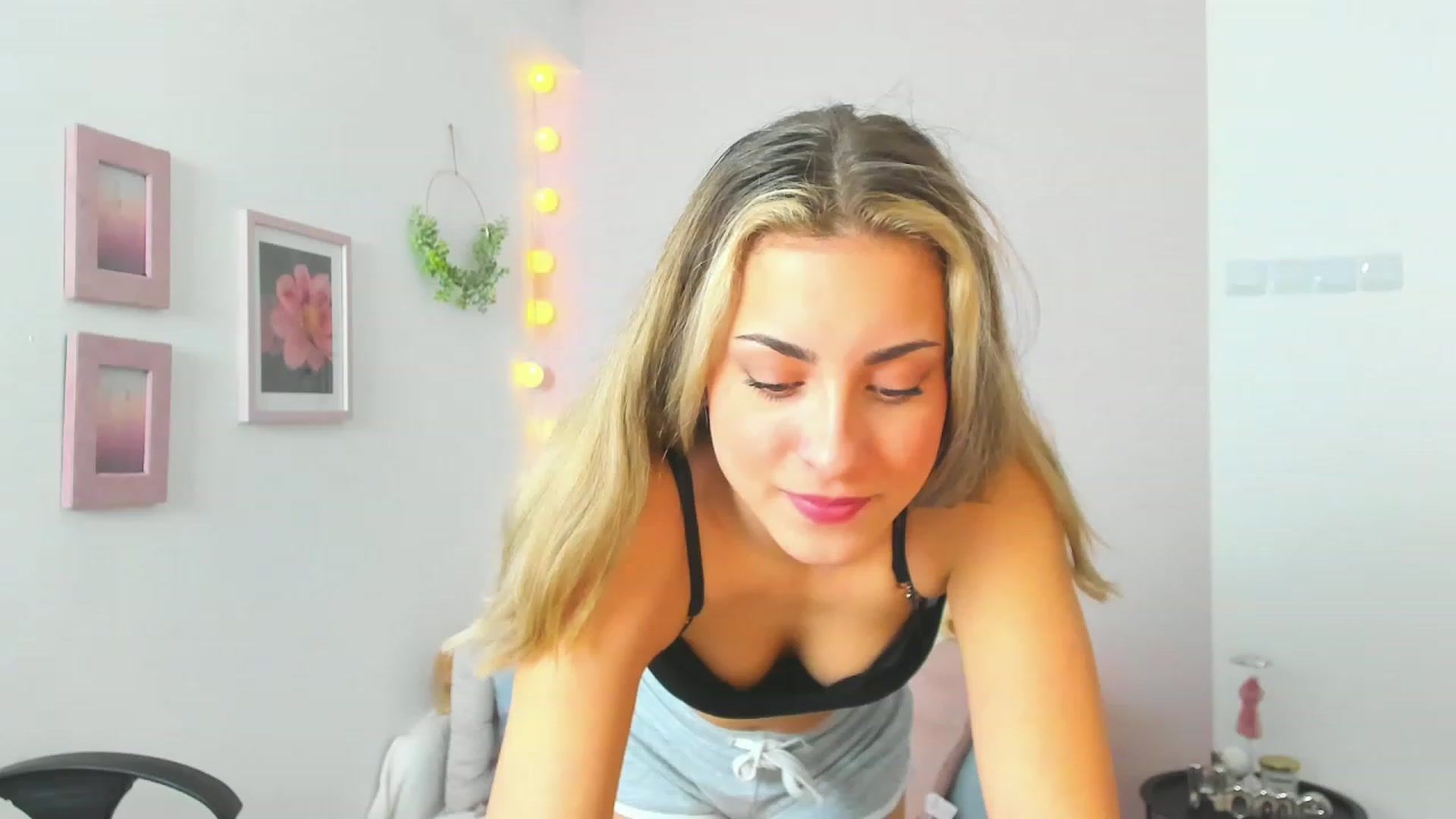 Gallery image thumbnail from Gia_Lopez18's myfreecams stream on, 05/12/2023, 10:37 image 4 of 20
