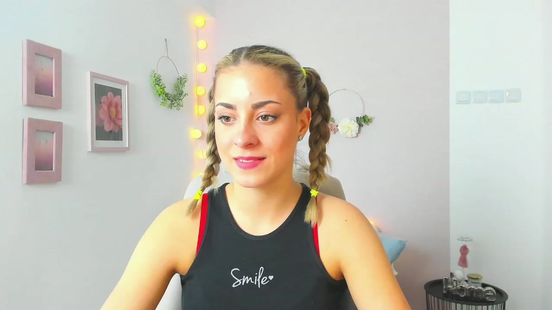 Gallery image thumbnail from Gia_Lopez18's myfreecams stream on, 05/14/2023, 11:17 image 10 of 20