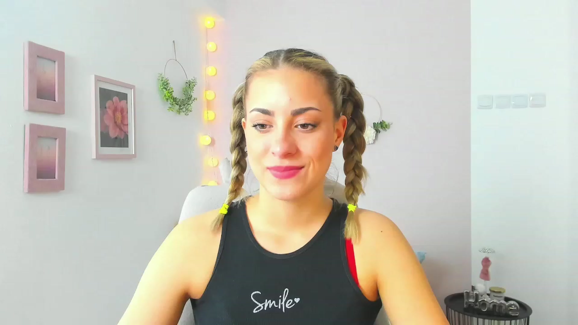 Gallery image thumbnail from Gia_Lopez18's myfreecams stream on, 05/14/2023, 11:17 image 2 of 20