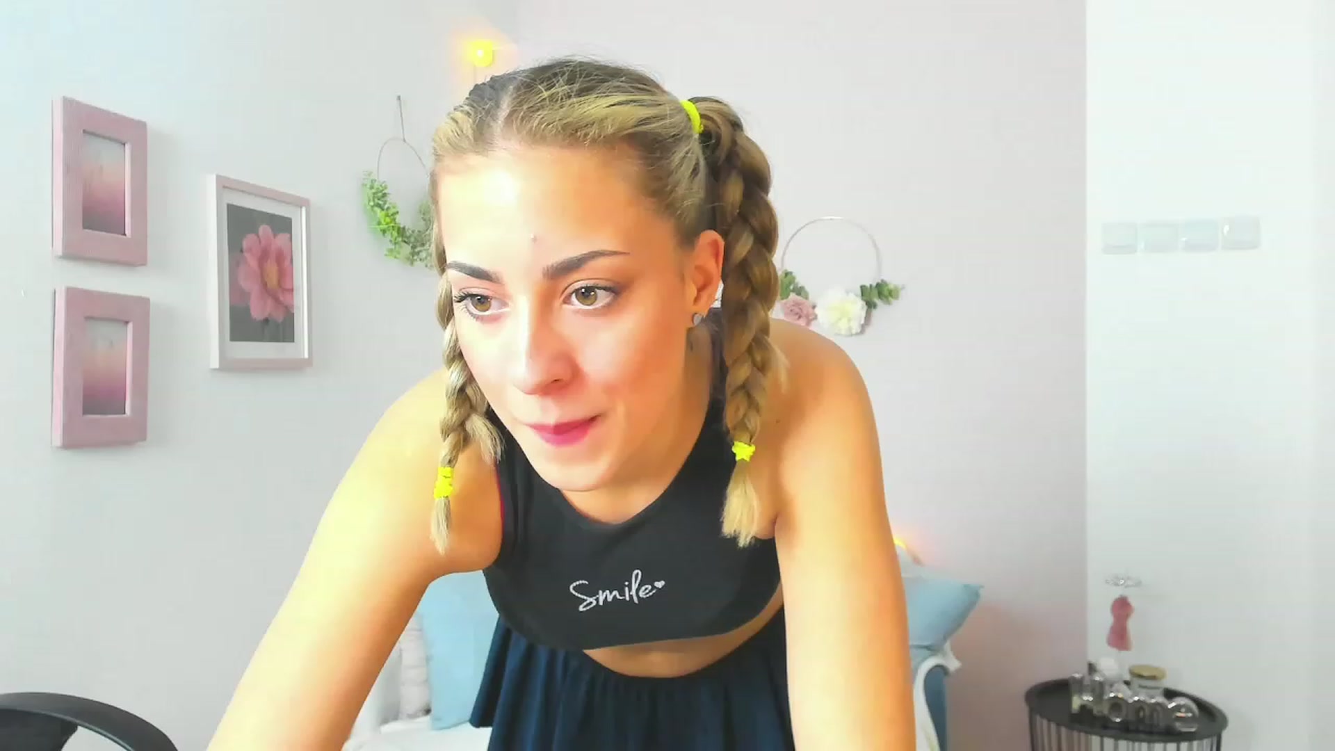 Gallery image thumbnail from Gia_Lopez18's myfreecams stream on, 05/14/2023, 12:11 image 11 of 20