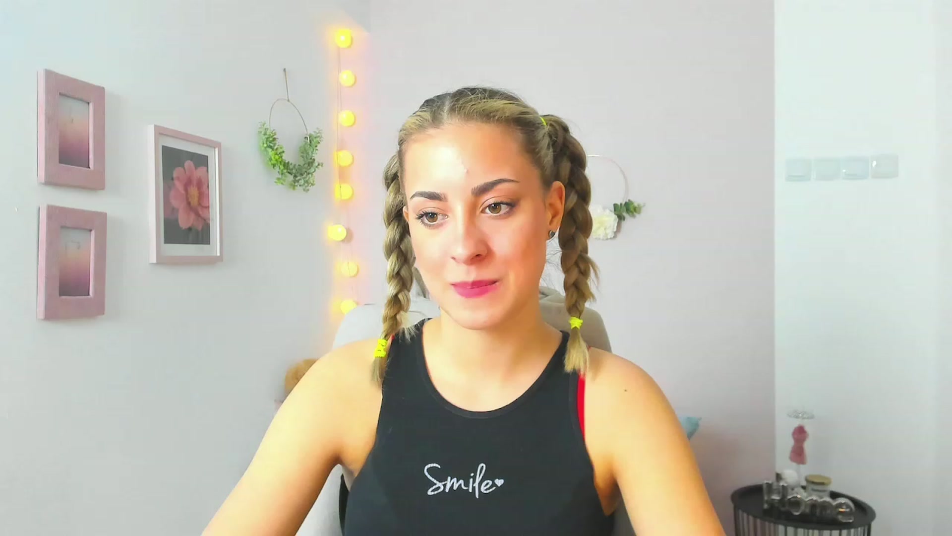 Gallery image thumbnail from Gia_Lopez18's myfreecams stream on, 05/14/2023, 12:11 image 17 of 20