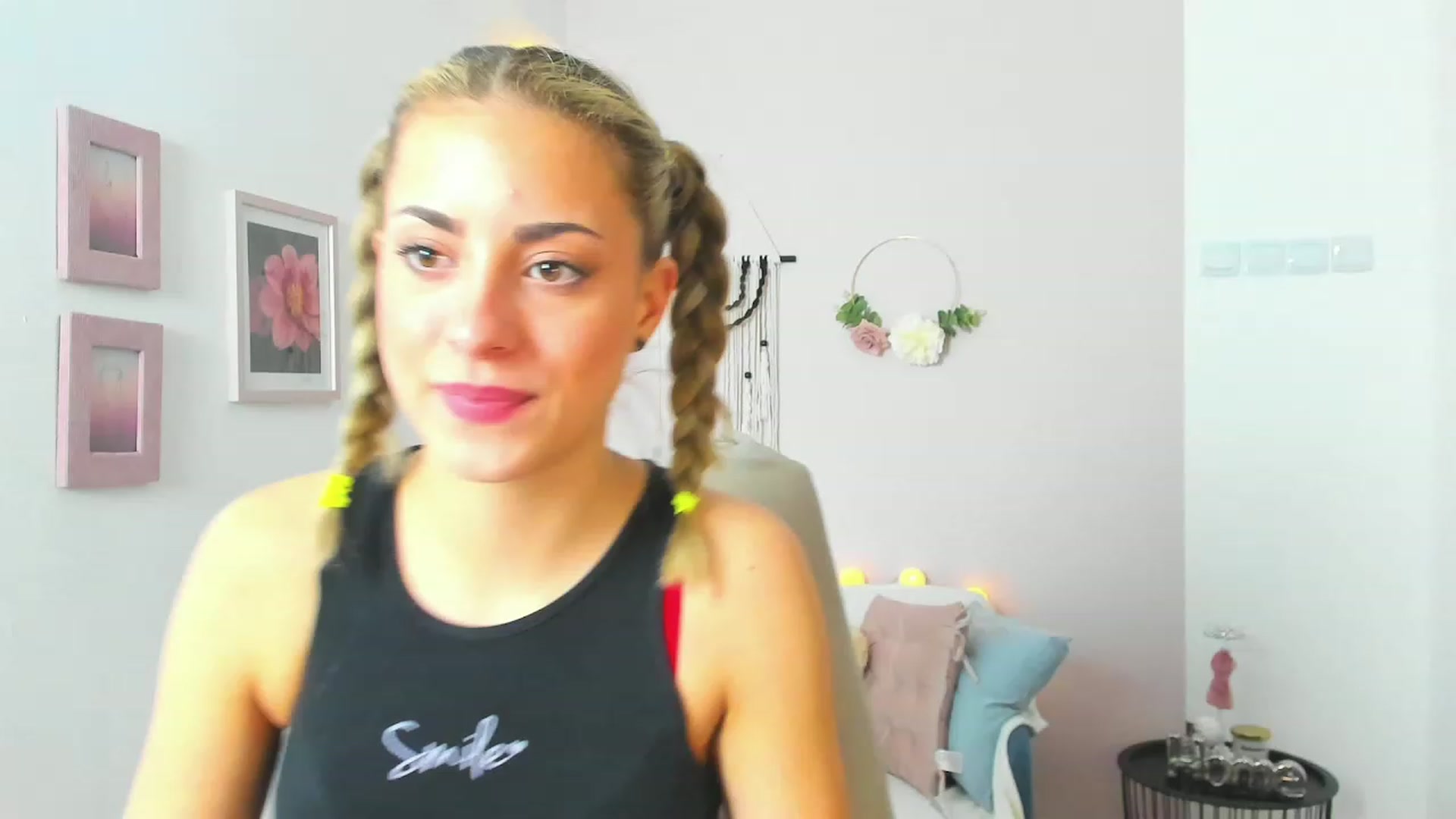 Gallery image thumbnail from Gia_Lopez18's myfreecams stream on, 05/14/2023, 12:11 image 19 of 20