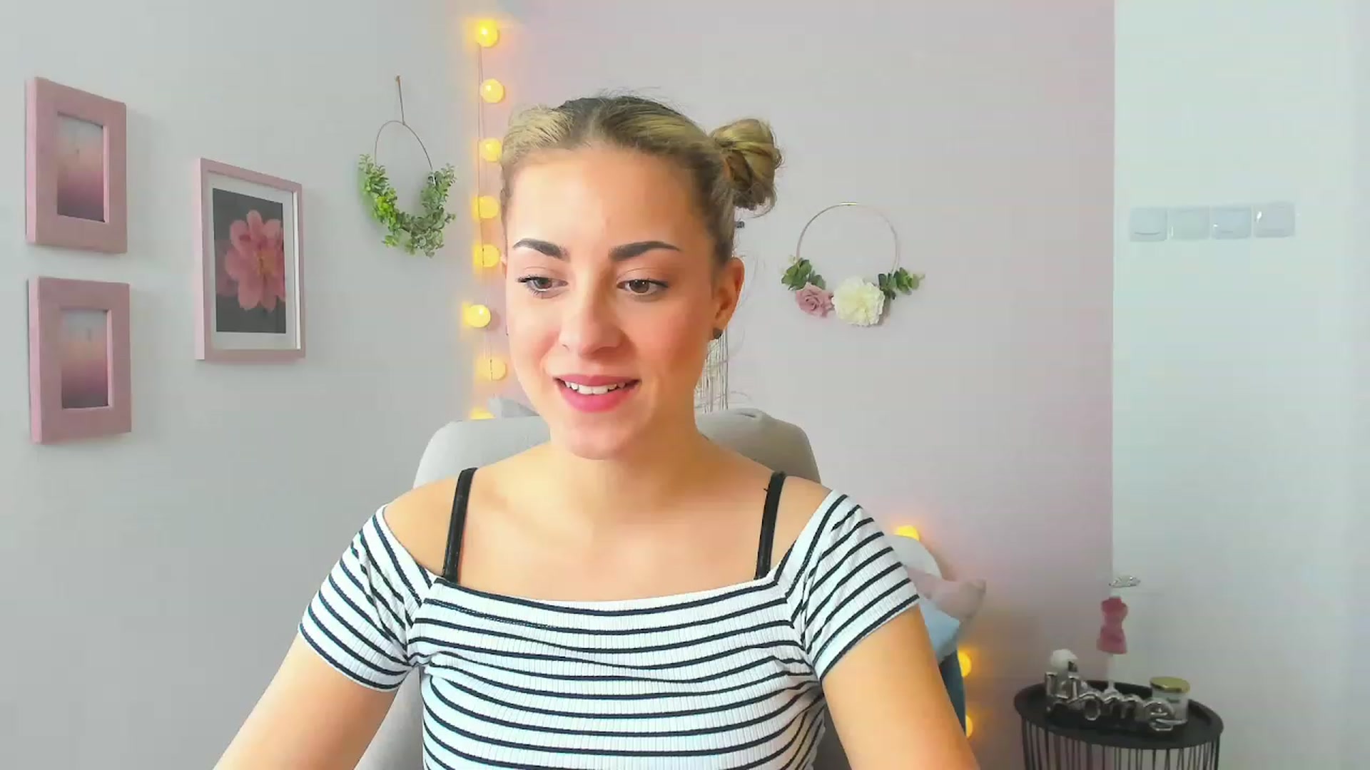 Gallery image thumbnail from Gia_Lopez18's myfreecams stream on, 05/15/2023, 09:32 image 9 of 20