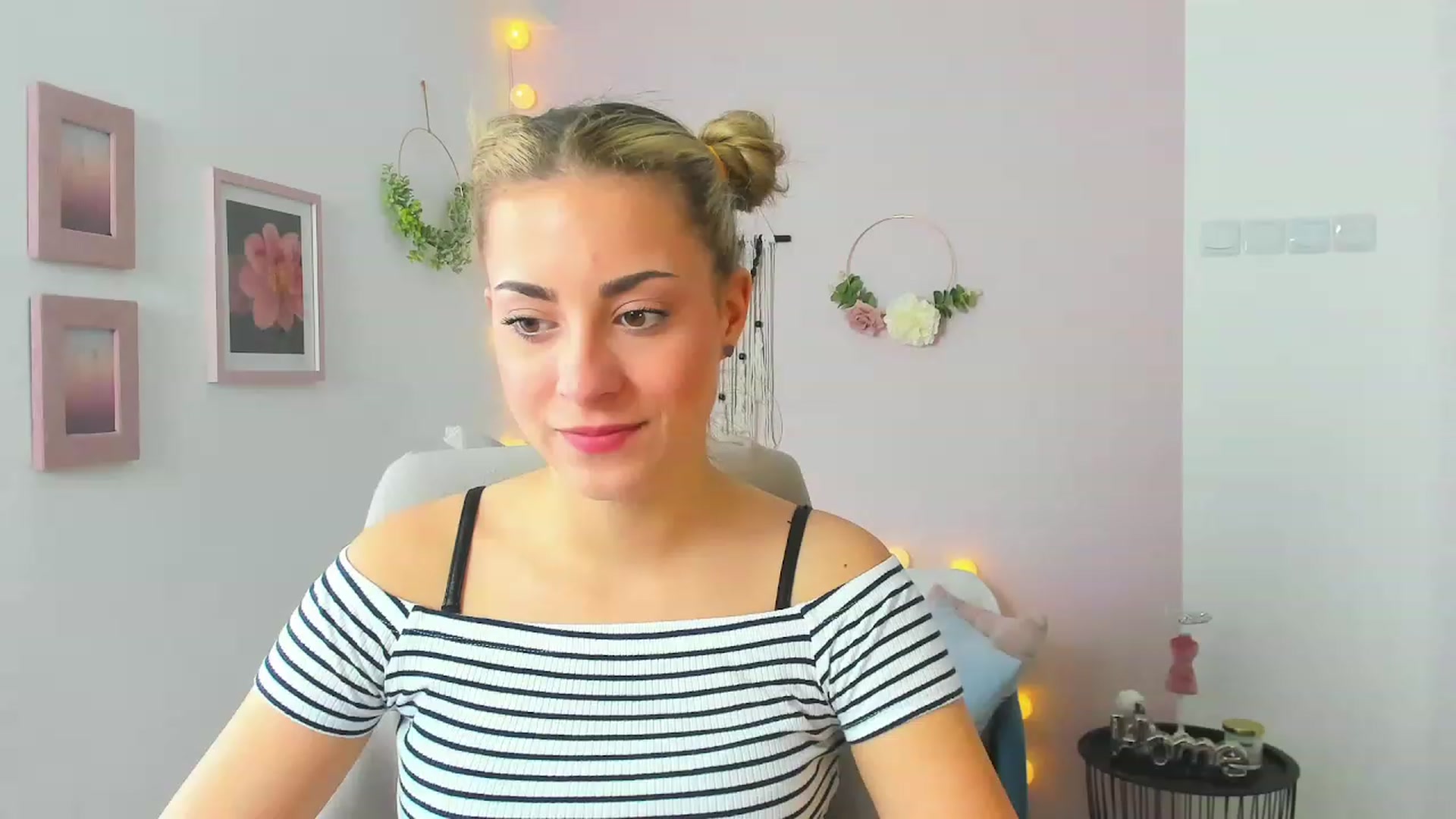 Gallery image thumbnail from Gia_Lopez18's myfreecams stream on, 05/15/2023, 11:02 image 6 of 20