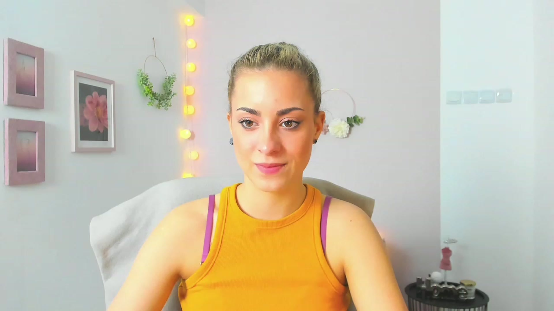 Gallery image thumbnail from Gia_Lopez18's myfreecams stream on, 05/16/2023, 09:37 image 16 of 20