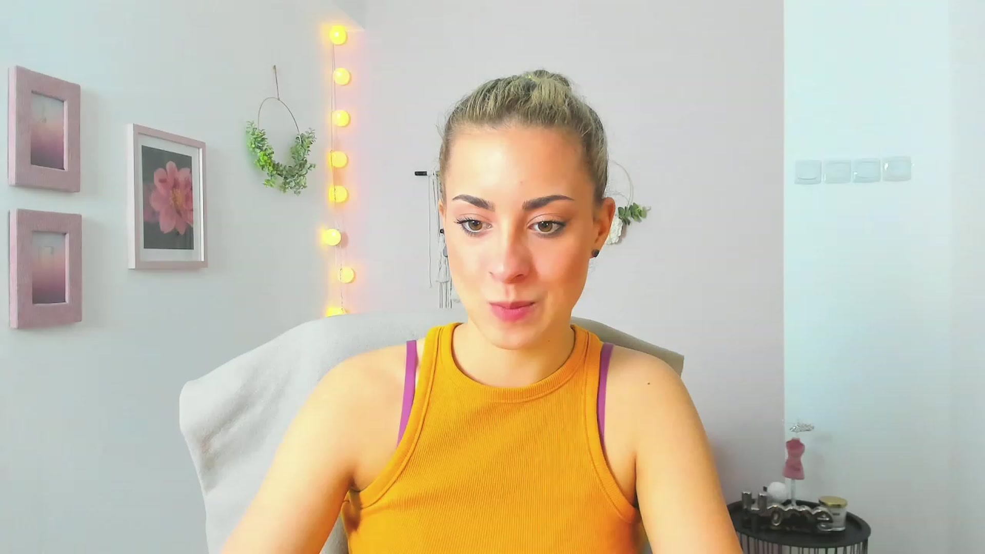 Gallery image thumbnail from Gia_Lopez18's myfreecams stream on, 05/16/2023, 09:37 image 9 of 20