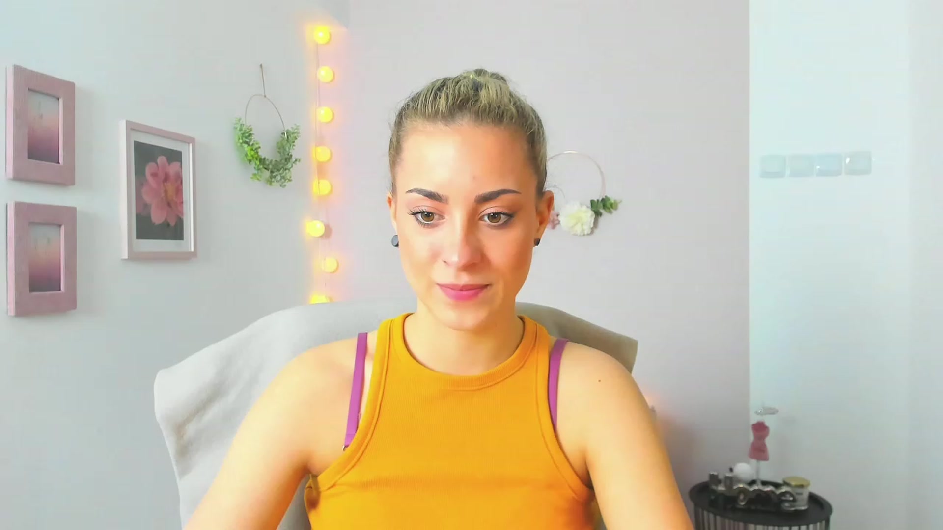 Gallery image thumbnail from Gia_Lopez18's myfreecams stream on, 05/16/2023, 09:37 image 19 of 20