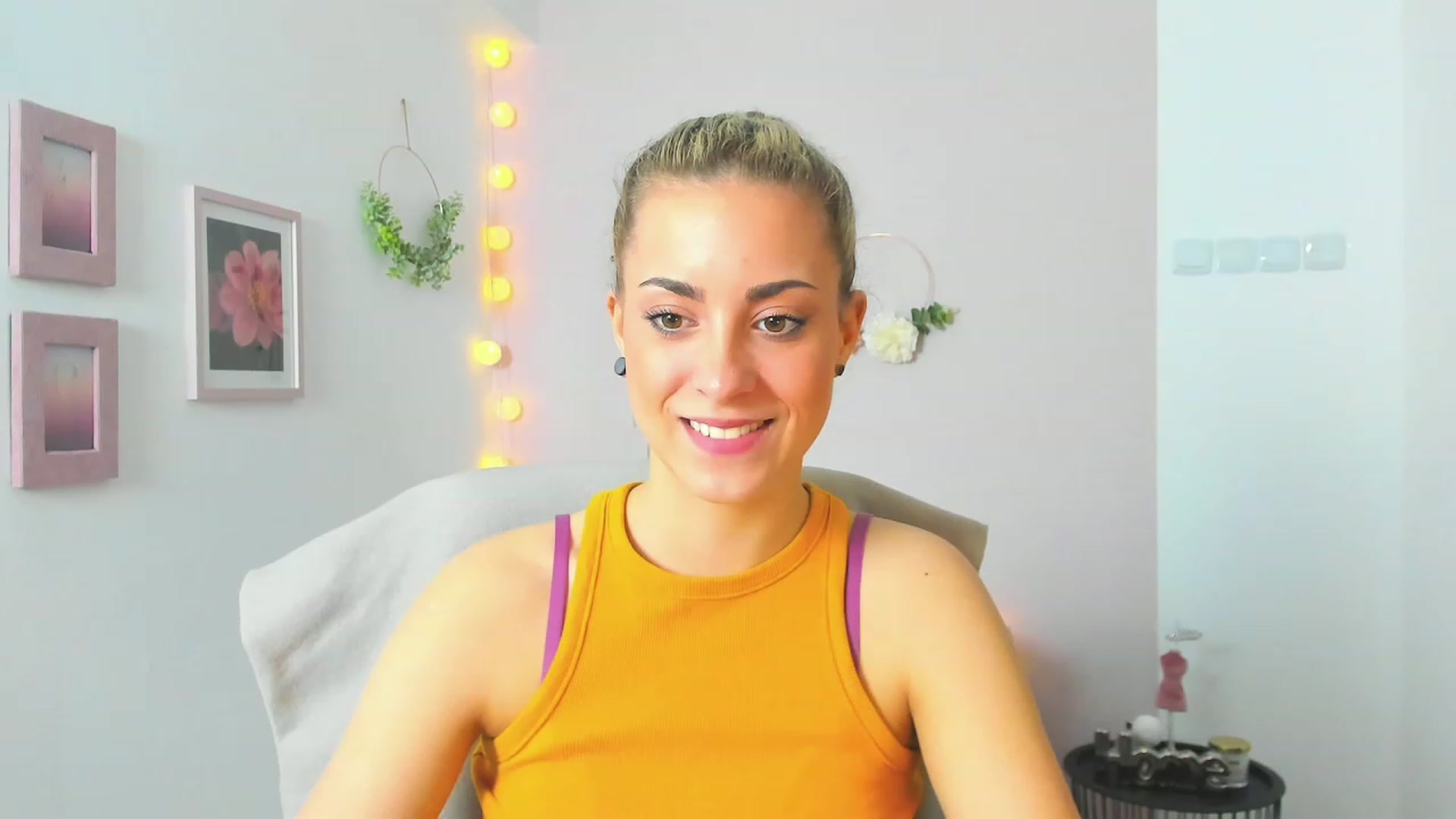 Gallery image thumbnail from Gia_Lopez18's myfreecams stream on, 05/16/2023, 09:37 image 13 of 20