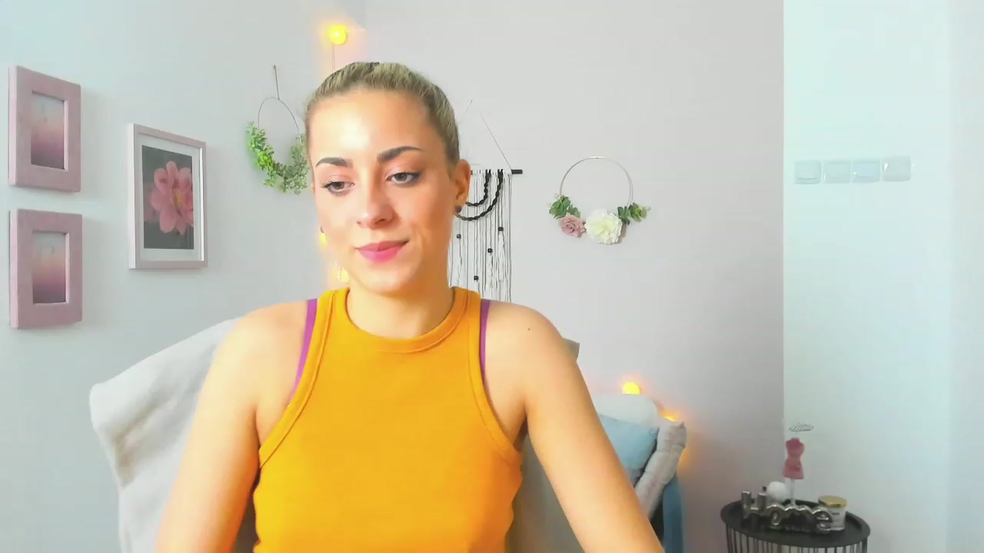 Gallery image thumbnail from Gia_Lopez18's myfreecams stream on, 05/16/2023, 09:37 image 3 of 20