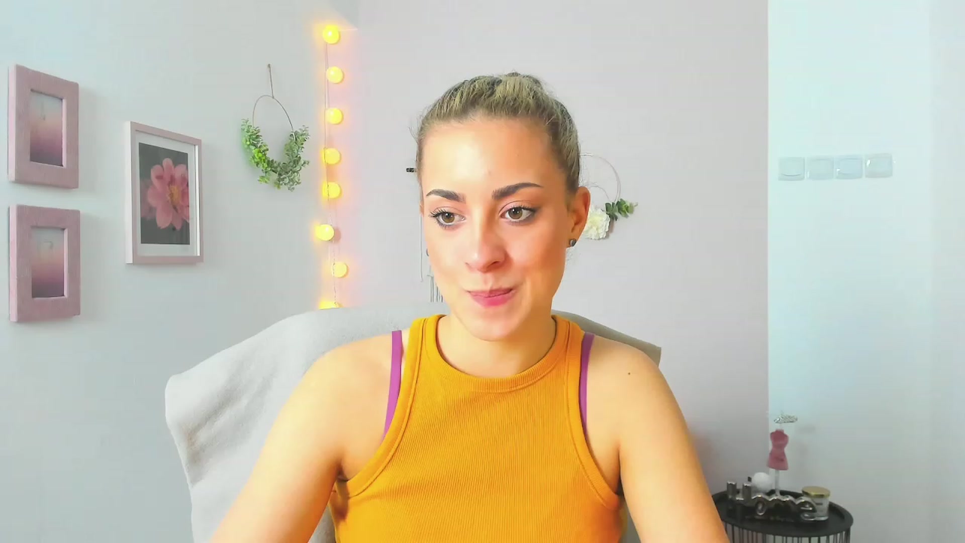 Gallery image thumbnail from Gia_Lopez18's myfreecams stream on, 05/16/2023, 09:37 image 7 of 20